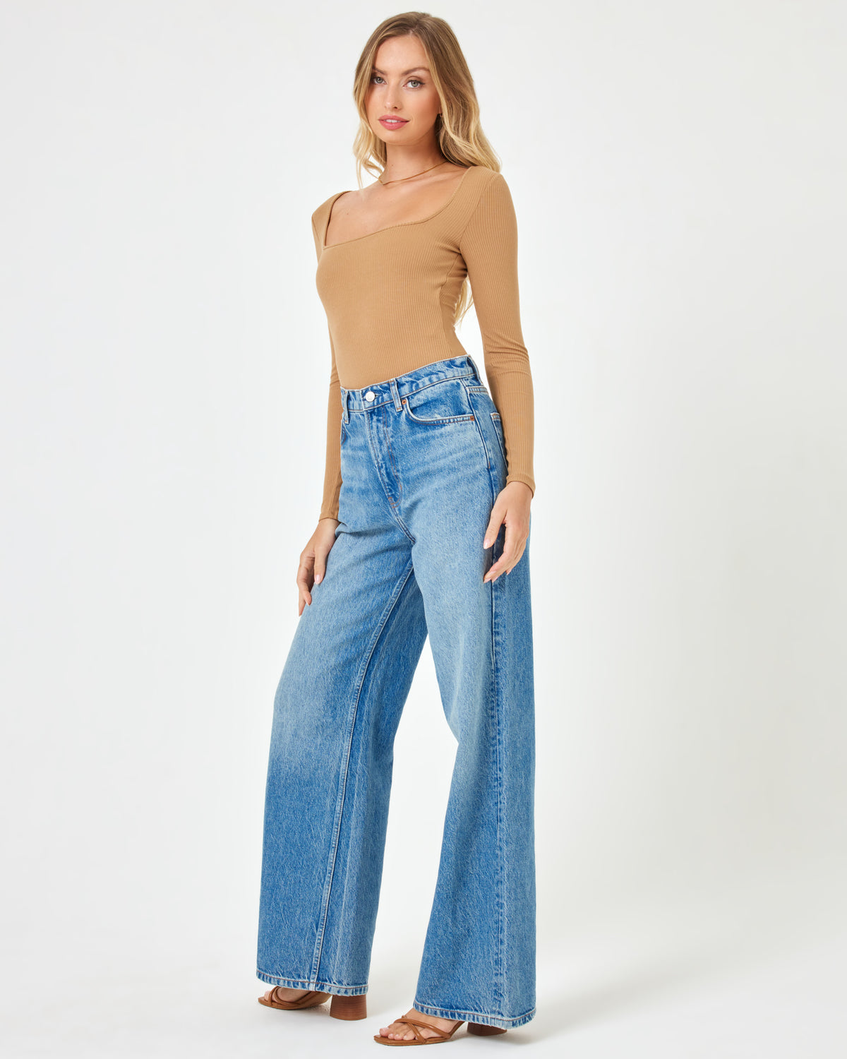 Amore Bodysuit - Camel Black | Model: Taylor (size: S)