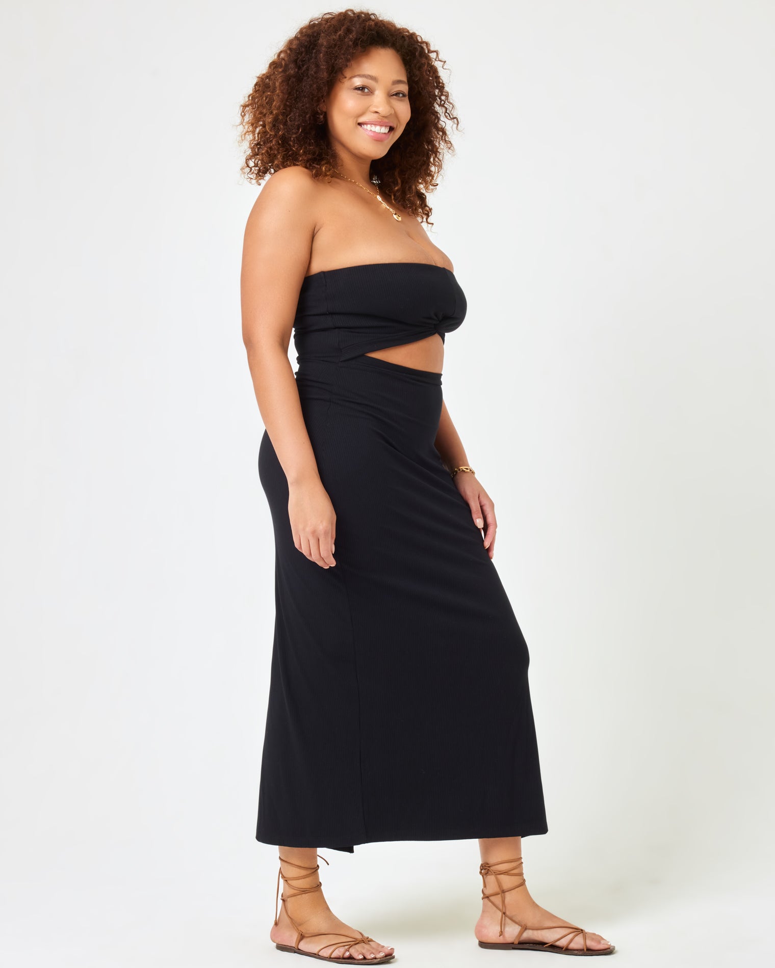 Kierra Dress - Black Black | Model: Amber (size: XL)