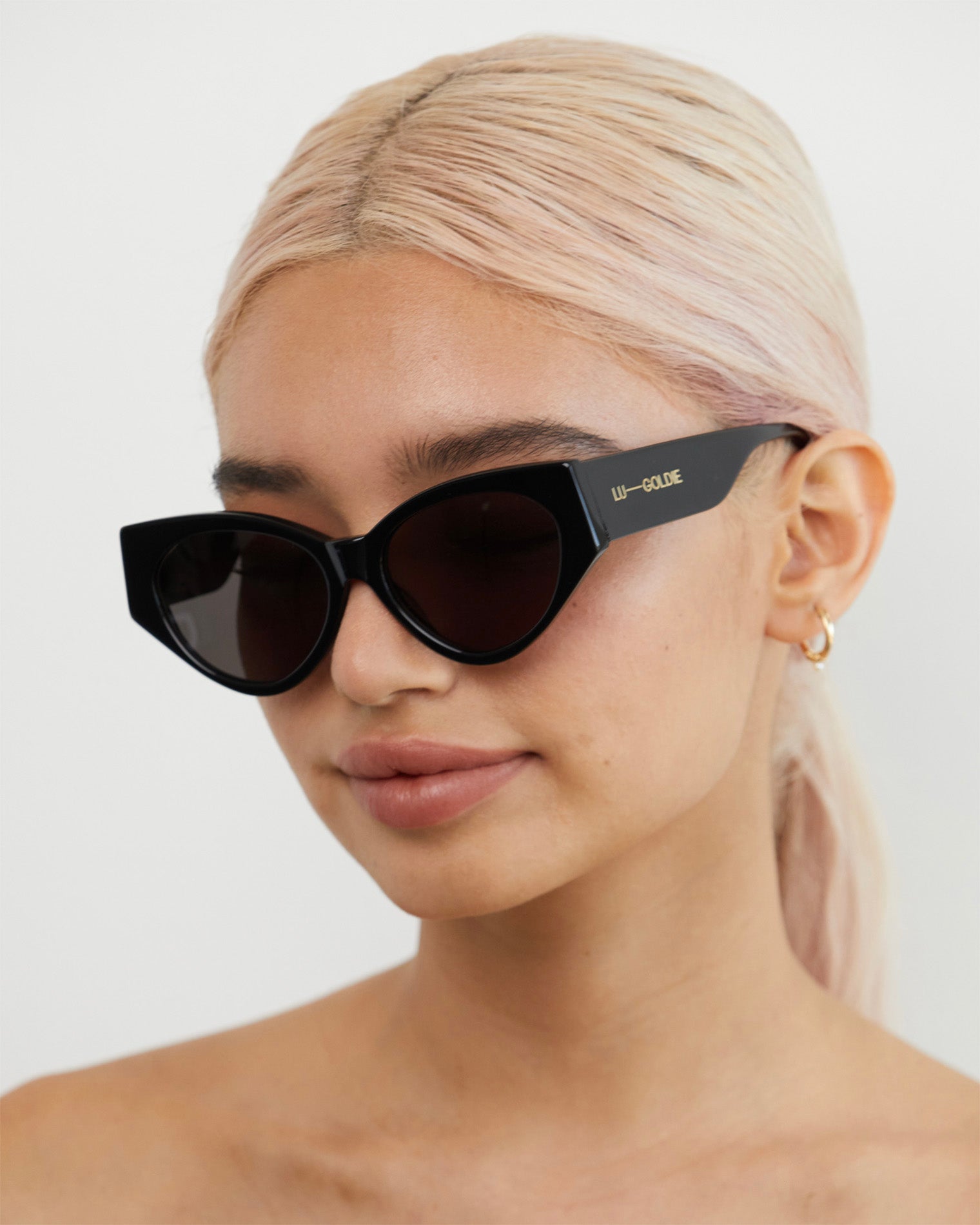 Lu Goldie Milou Sunglasses - Black Black | Hover