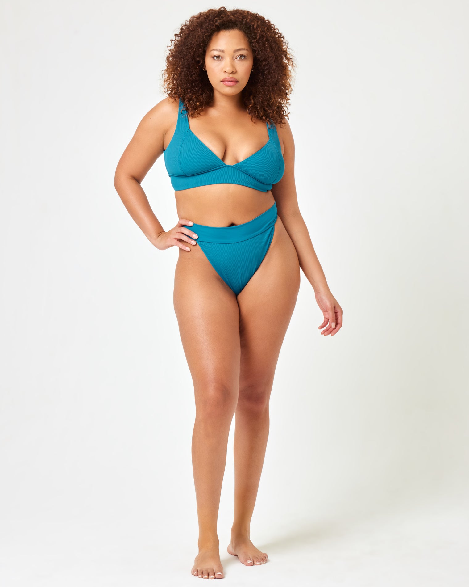 Hailey Bikini Top - Mediterranean Mediterranean | Model: Amber (size: XL)