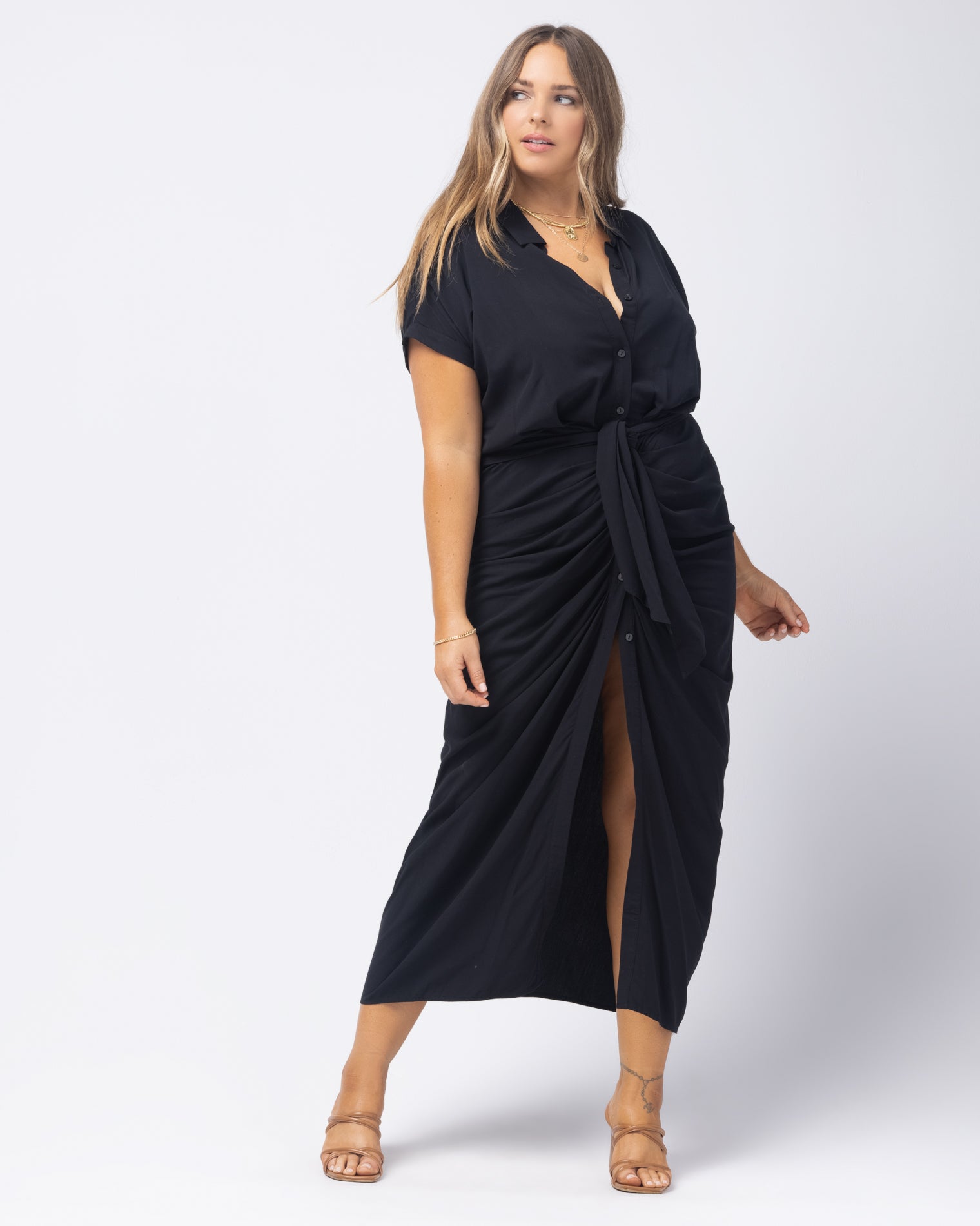 Prism Dress Black | Model: Ali (size: XL)