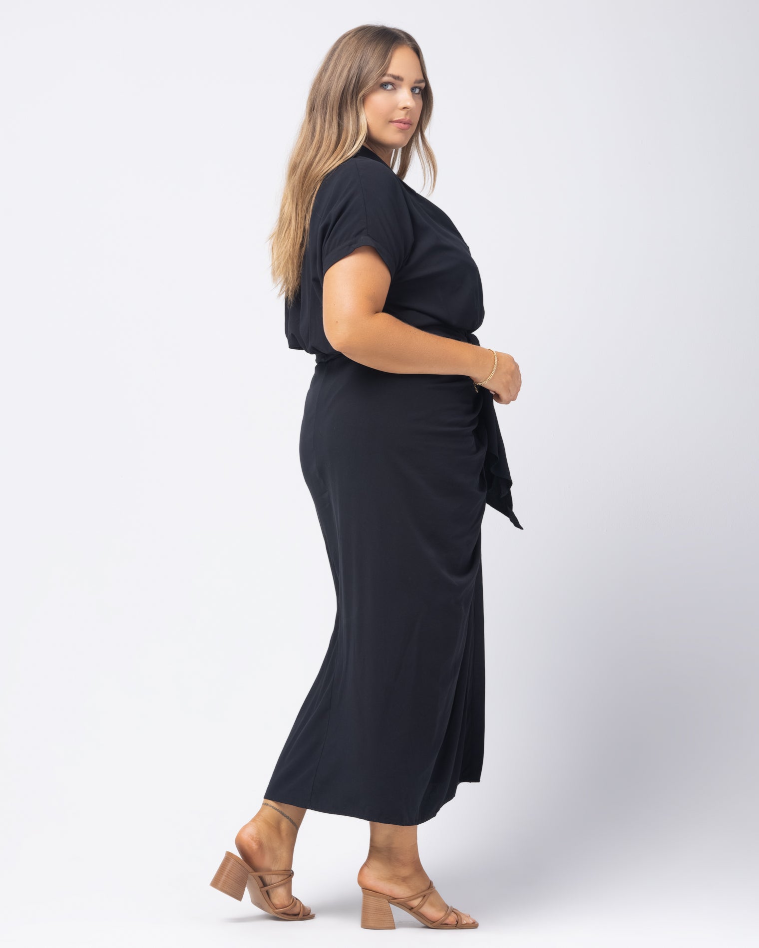 Prism Dress Black | Model: Ali (size: XL) | Hover