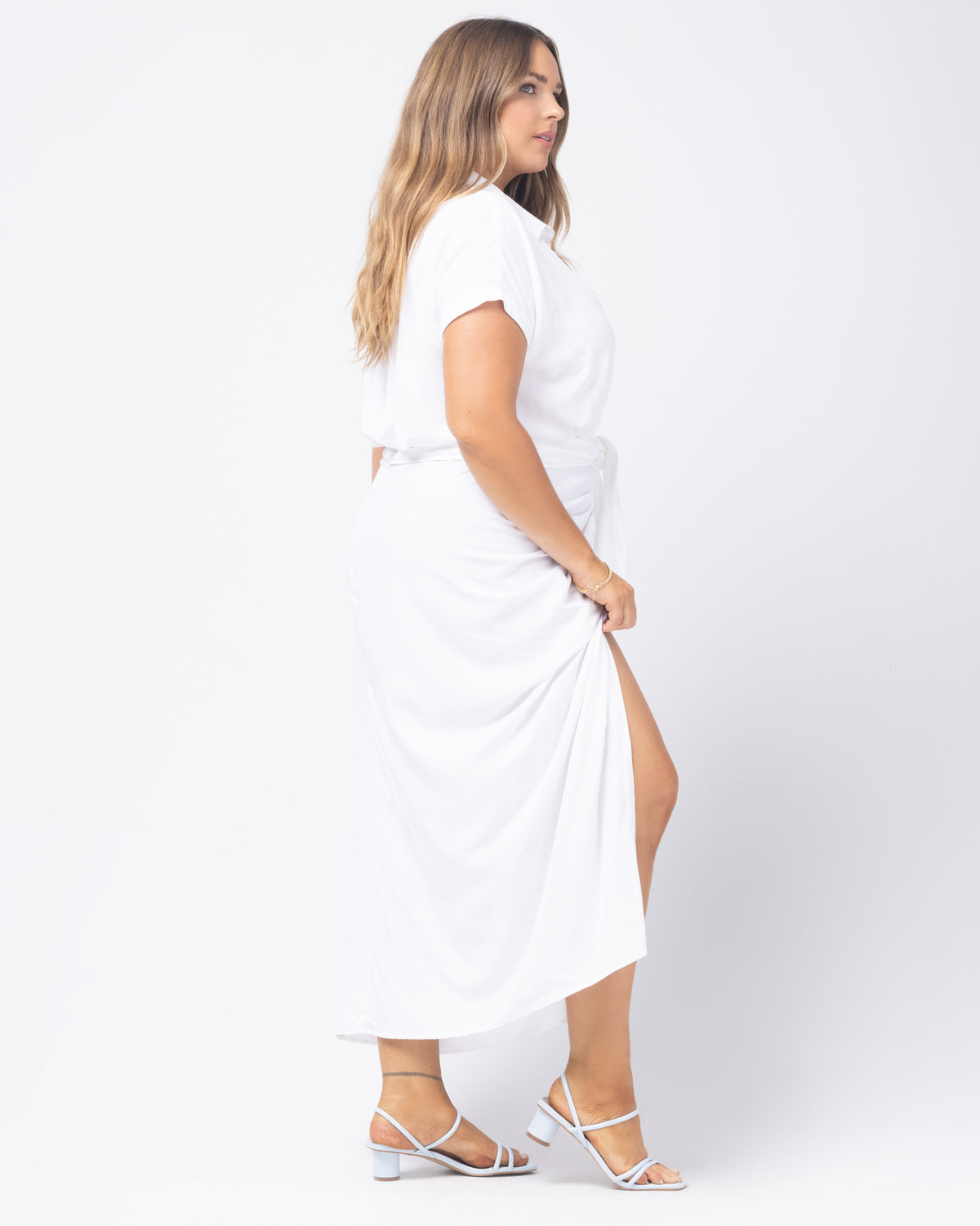 Prism Dress White | Model: Ali (size XL)