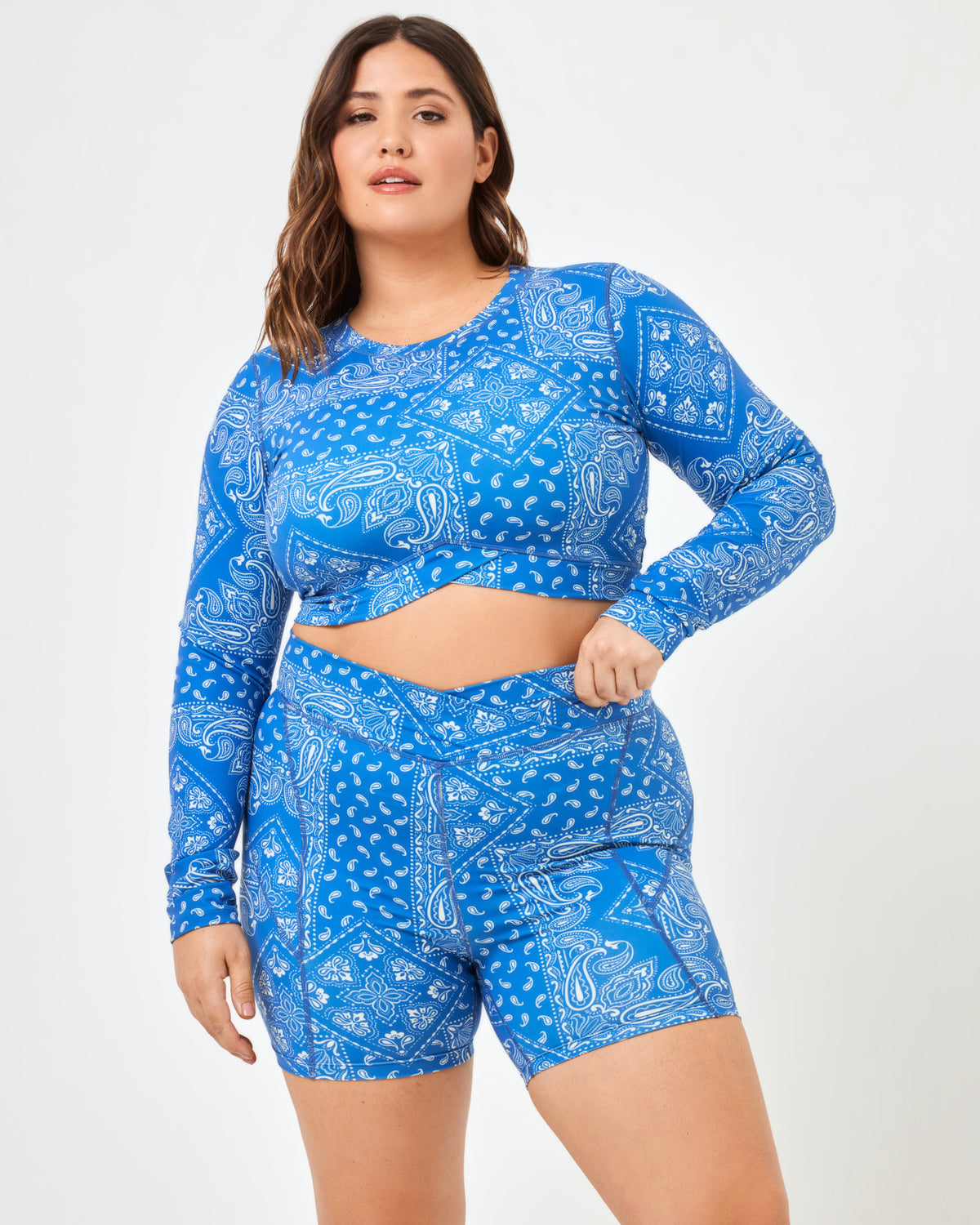 Printed Aim High Top Bandana | Model: Jessica (size: XL)