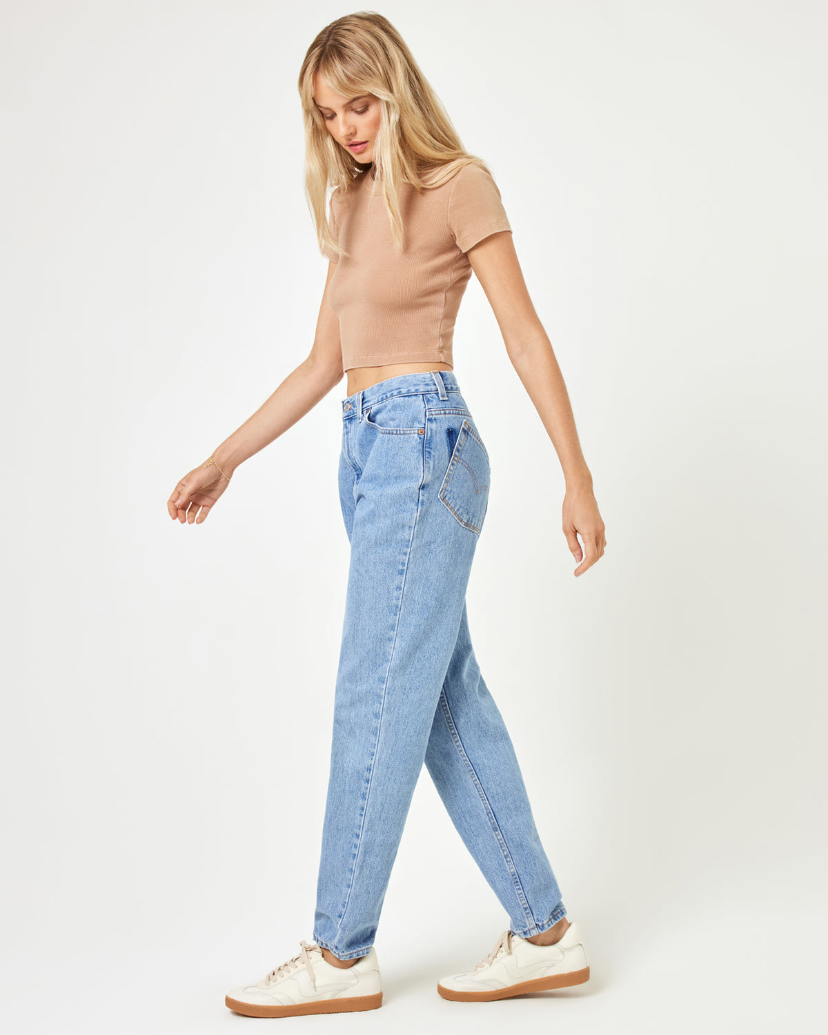aligrace Michelle Tilted Denim Pant Blue | Model: Lura (size: S)
