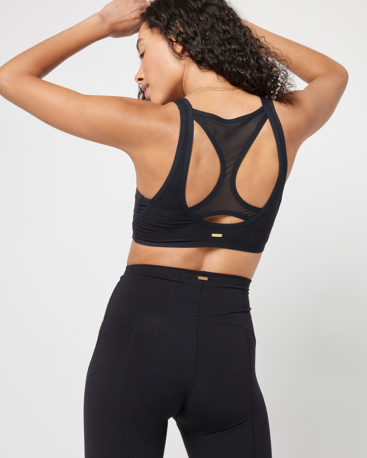Inhale Crop - Black Black | Model: Blaine (size: S)