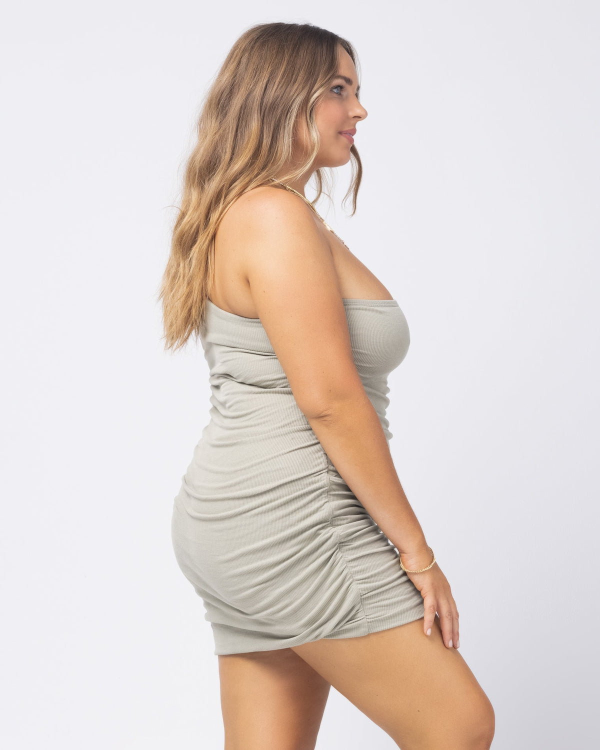 Alana Dress - Eucalyptus Eucalyptus | Model: Ali (size: XL)