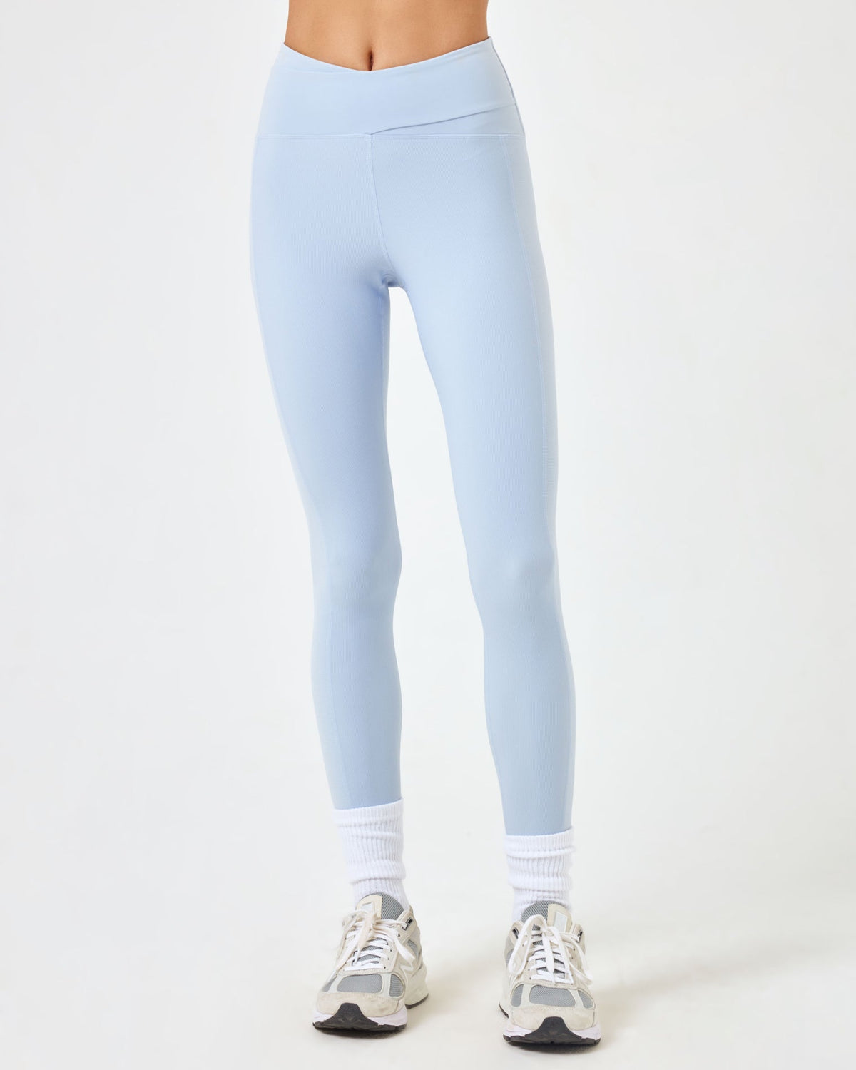 Mercer Legging - Mist Mist | Model: Diana (size: S)