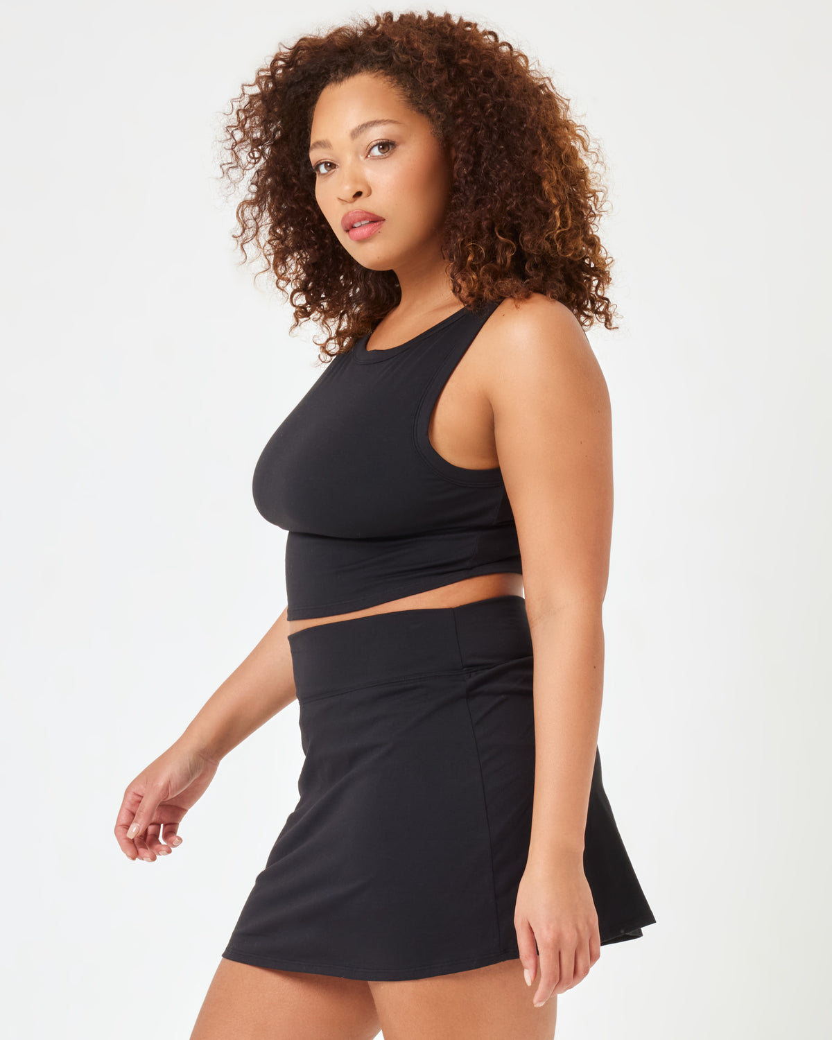 Nolan Skort - Black Black | Model: Amber (size: XL)