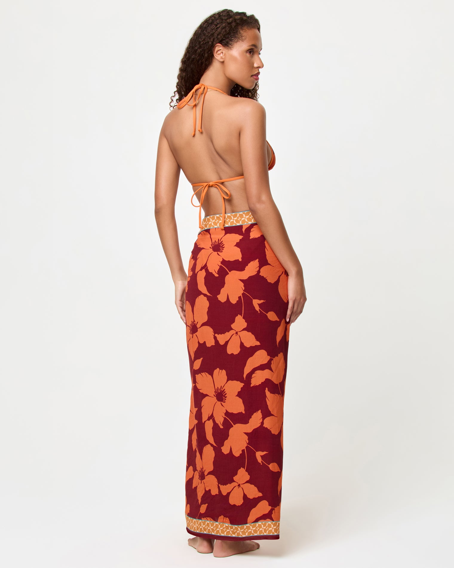 Momi Scarf - Cocobolo LSPACE Momi scarf in Cocobolo print, back view on model.