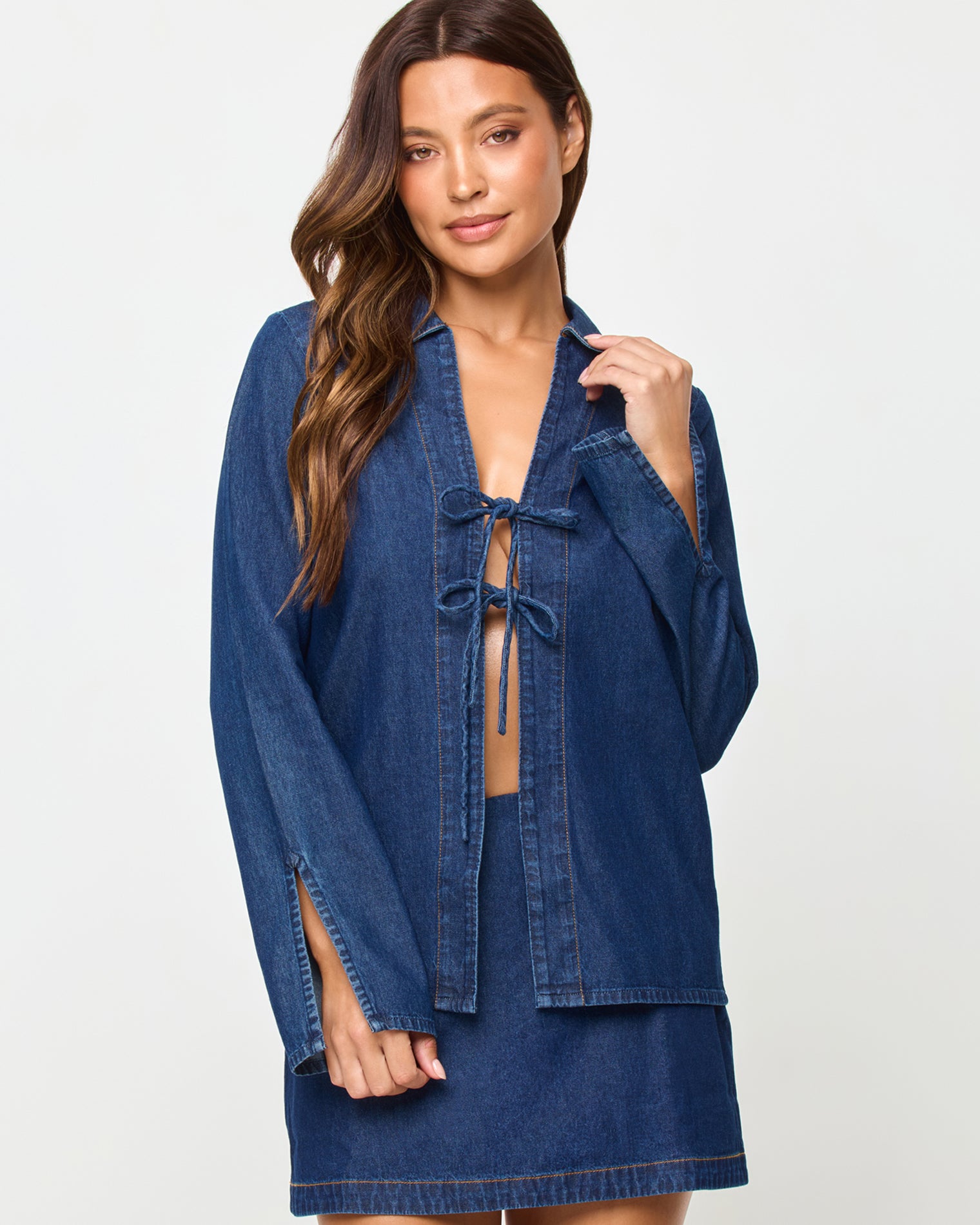 Venice Shirt - Indigo Chambray Indigo Chambray | Badge:New Arrival_#B2AC88_#ffffff'
LSPACE Venice shirt in Indigo Chambray, close-up detail view on model.
