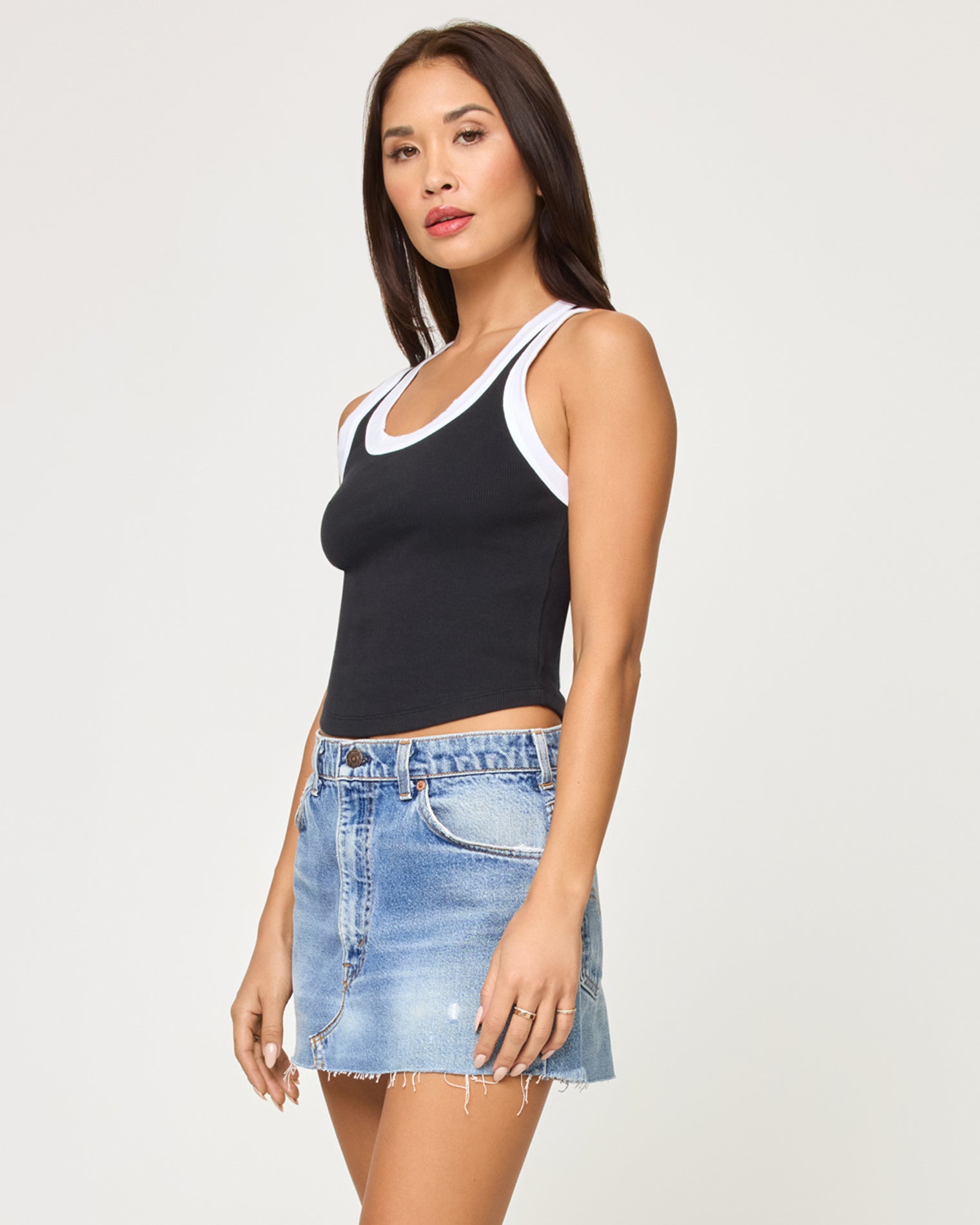 odor ash sleeveless トップス 韓国 シズニルック LSPACE Ash Tank - Black White