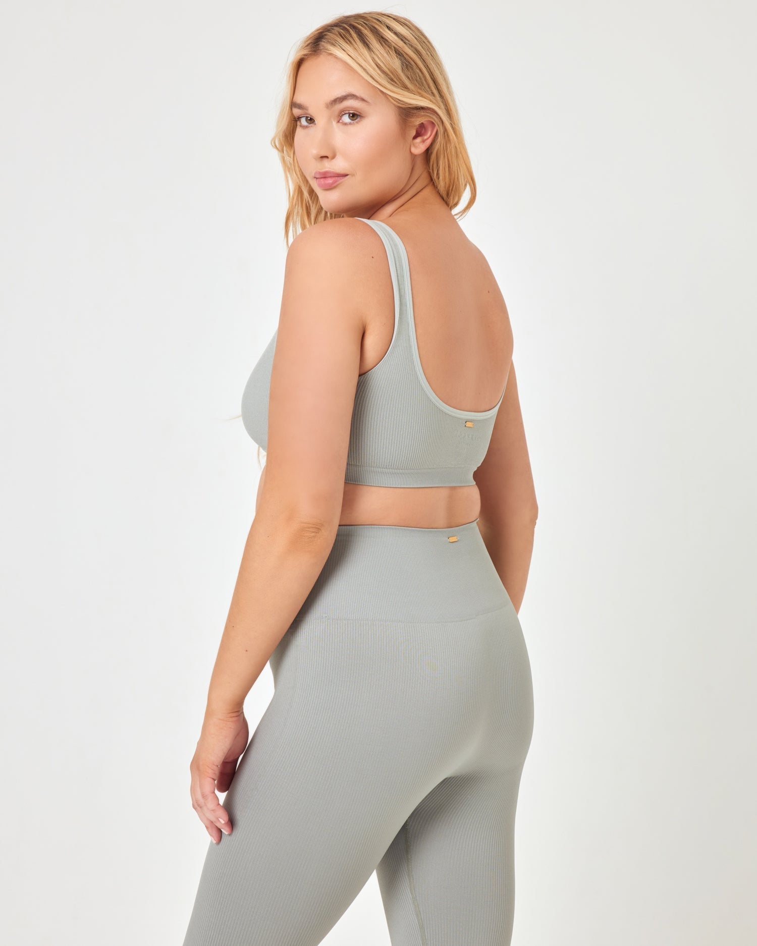 Simmons Bra - Sage Sage | Model: Sydney (size: XL)