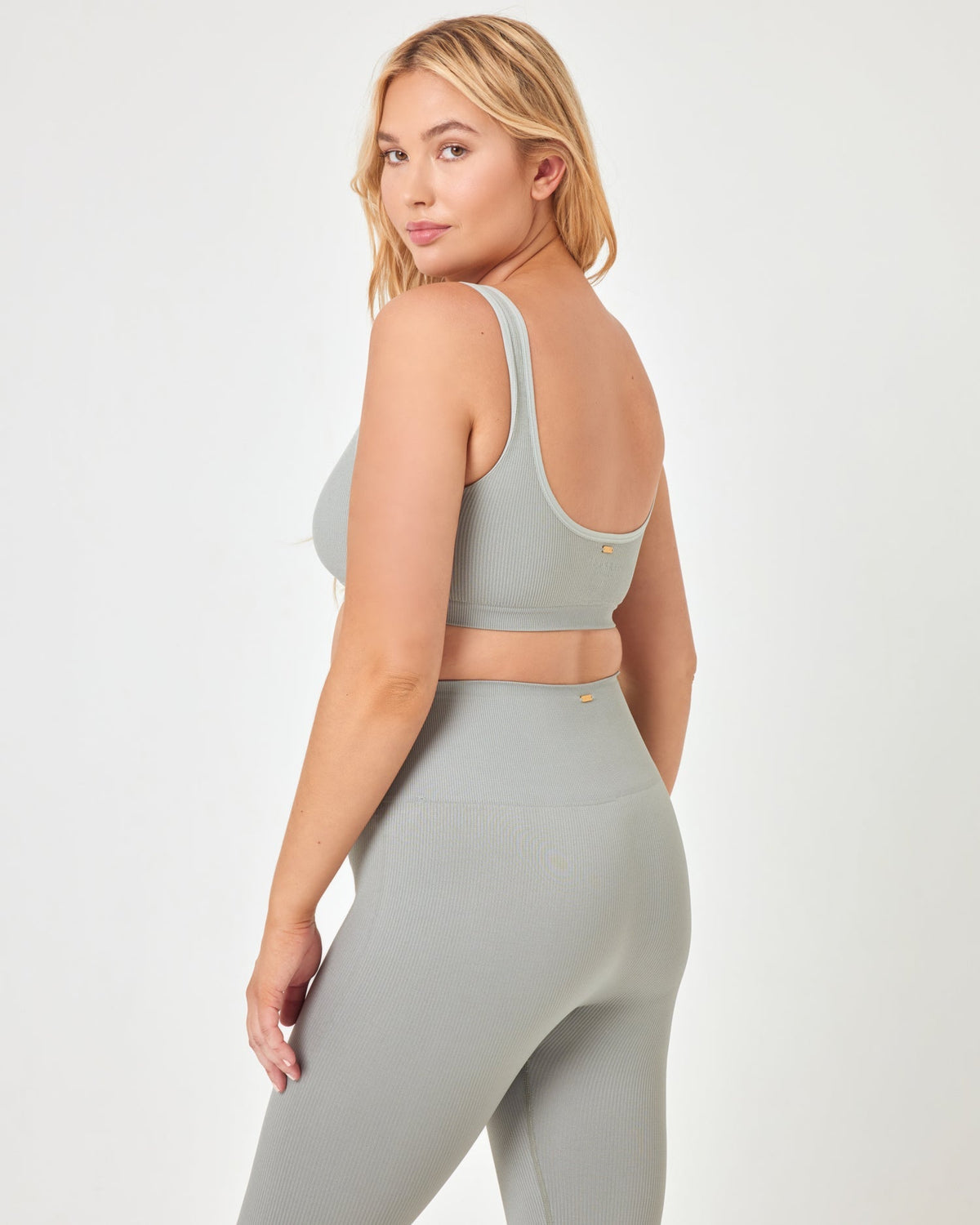 Simmons Bra - Sage Sage | Model: Sydney (size: XL)