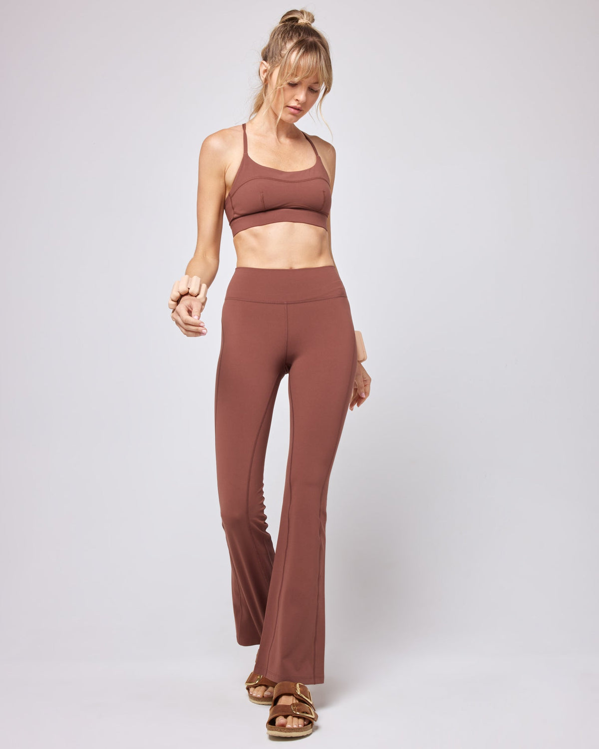 Overdrive Legging - Cafe Cafe | Model: Lura (size: S)