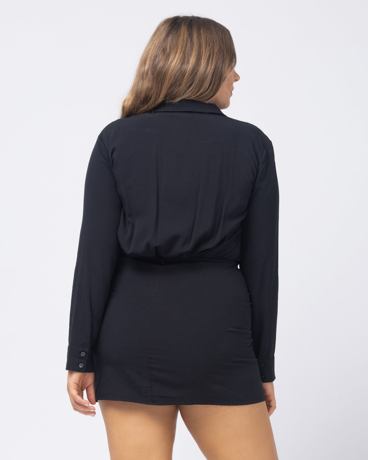 Aura Dress - Black Black | Model: Ali (size: XL)