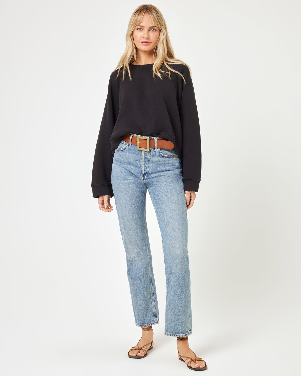 Vincent Pullover - Black Black | Model: Lura (size: S) | Hover