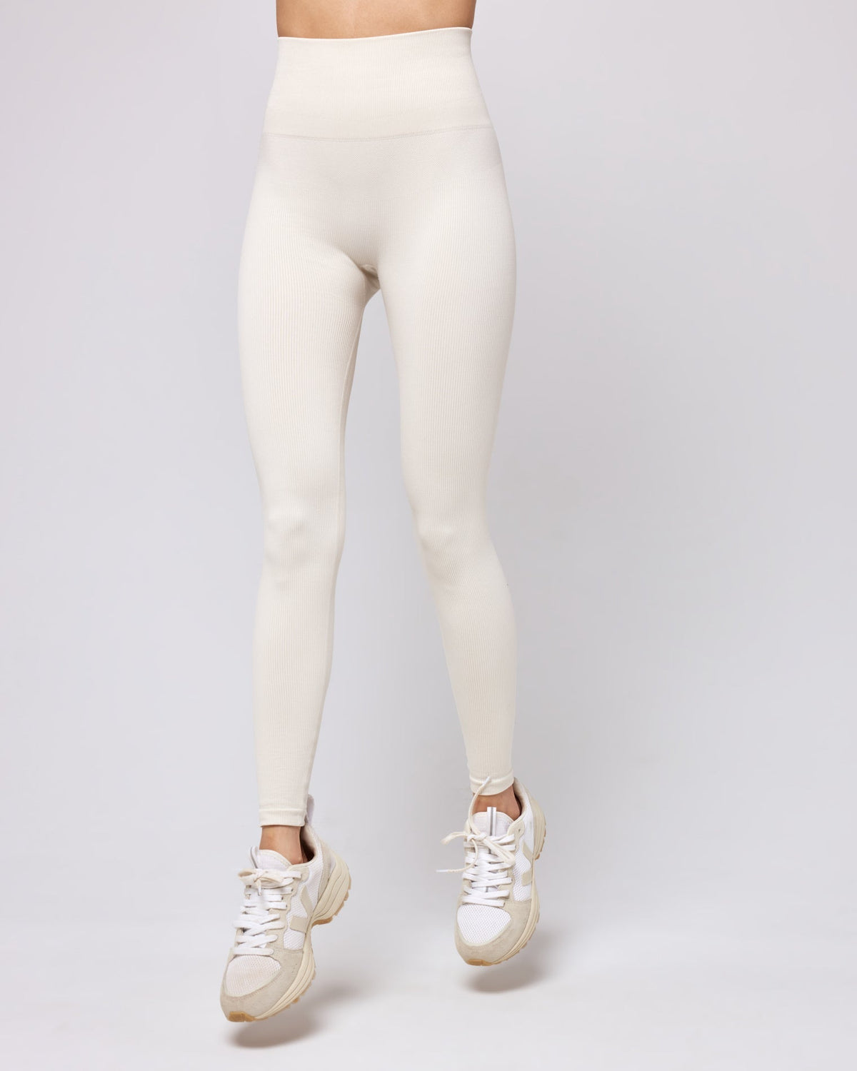 Work It Legging - Bone Bone | Model: Julianna (size: S)