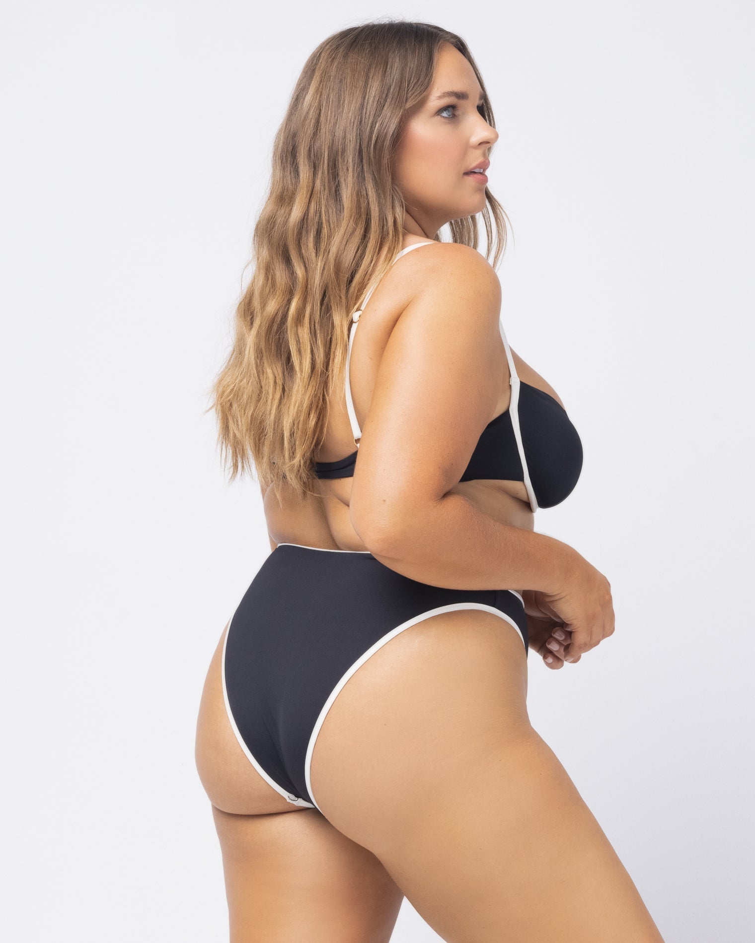 Nora Bikini Bottom - Black Cream Black-Cream | Model: Ali (size: XL)