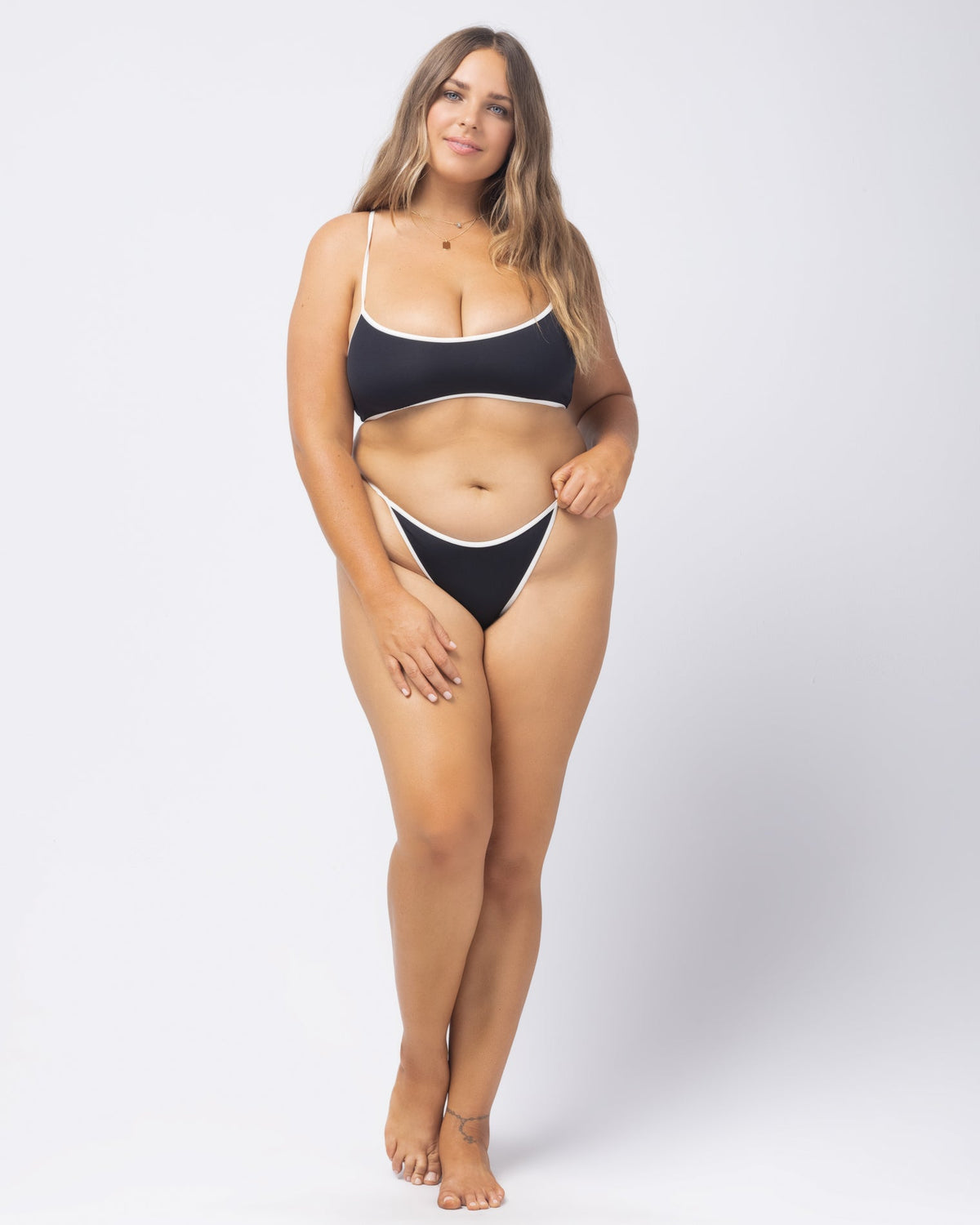Tommy Bikini Bottom - Black Cream Black-Cream | Model: Ali (size: S)