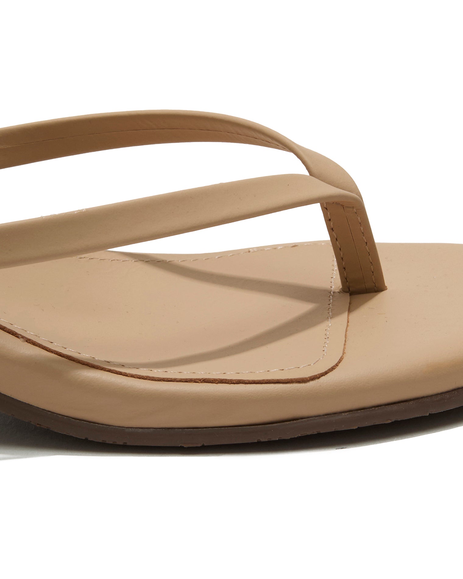 TKEES Julia Kitten Heel - Sunkissed Close-up of the sunkissed nude leather thong strap and square-toe footbed on the TKEES Julia Kitten Heel.