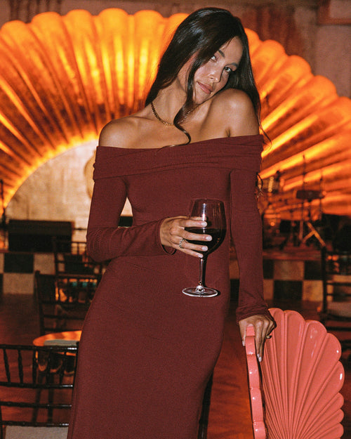 Sangria | Badge:New Arrival_#B2AC88_#ffffff' Red off the shoulder maxi dress