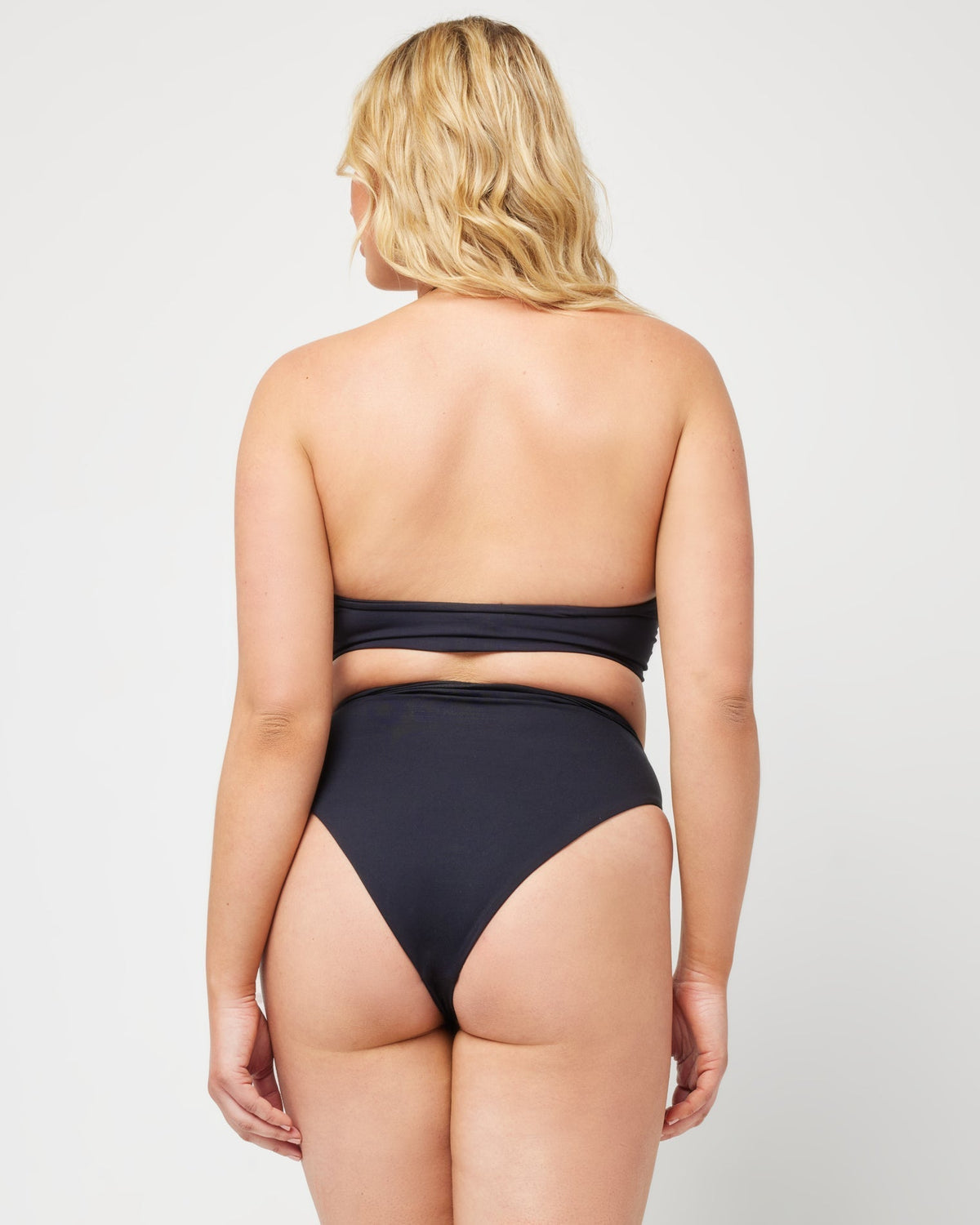 Arlo Bikini Bottom - Black Black | Model: Sydney (size: XL)