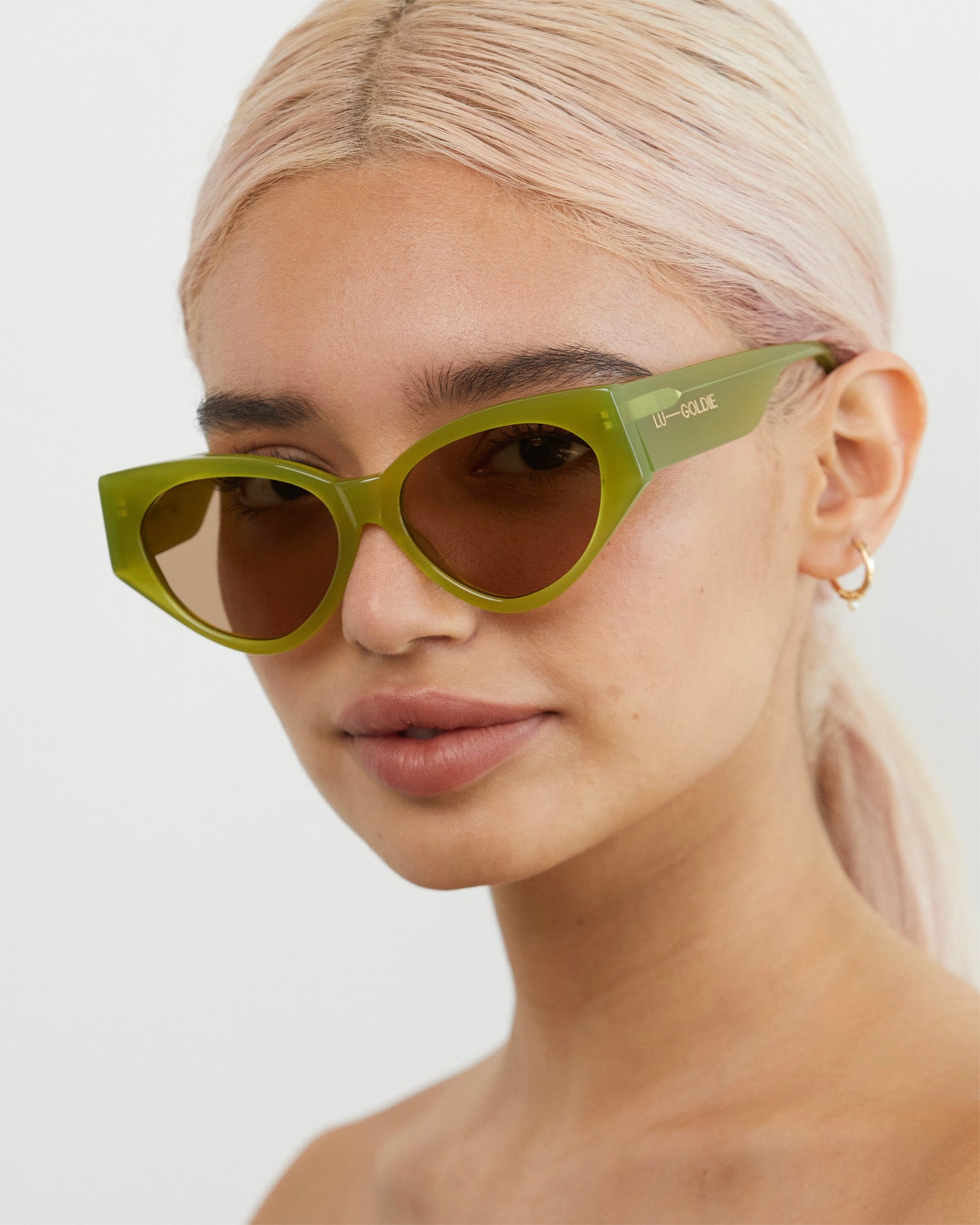 Lu Goldie Milou Leaf Sunglasses - Green Green | Hover