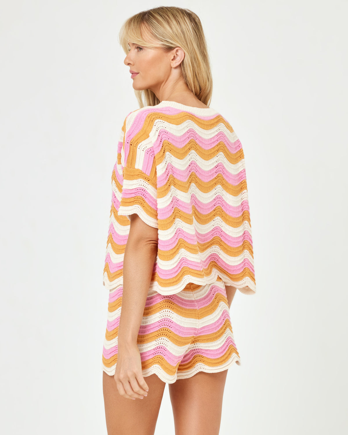 Make Waves Sweater - Catching Sun Catching Sun | Model: Lura (size: S)