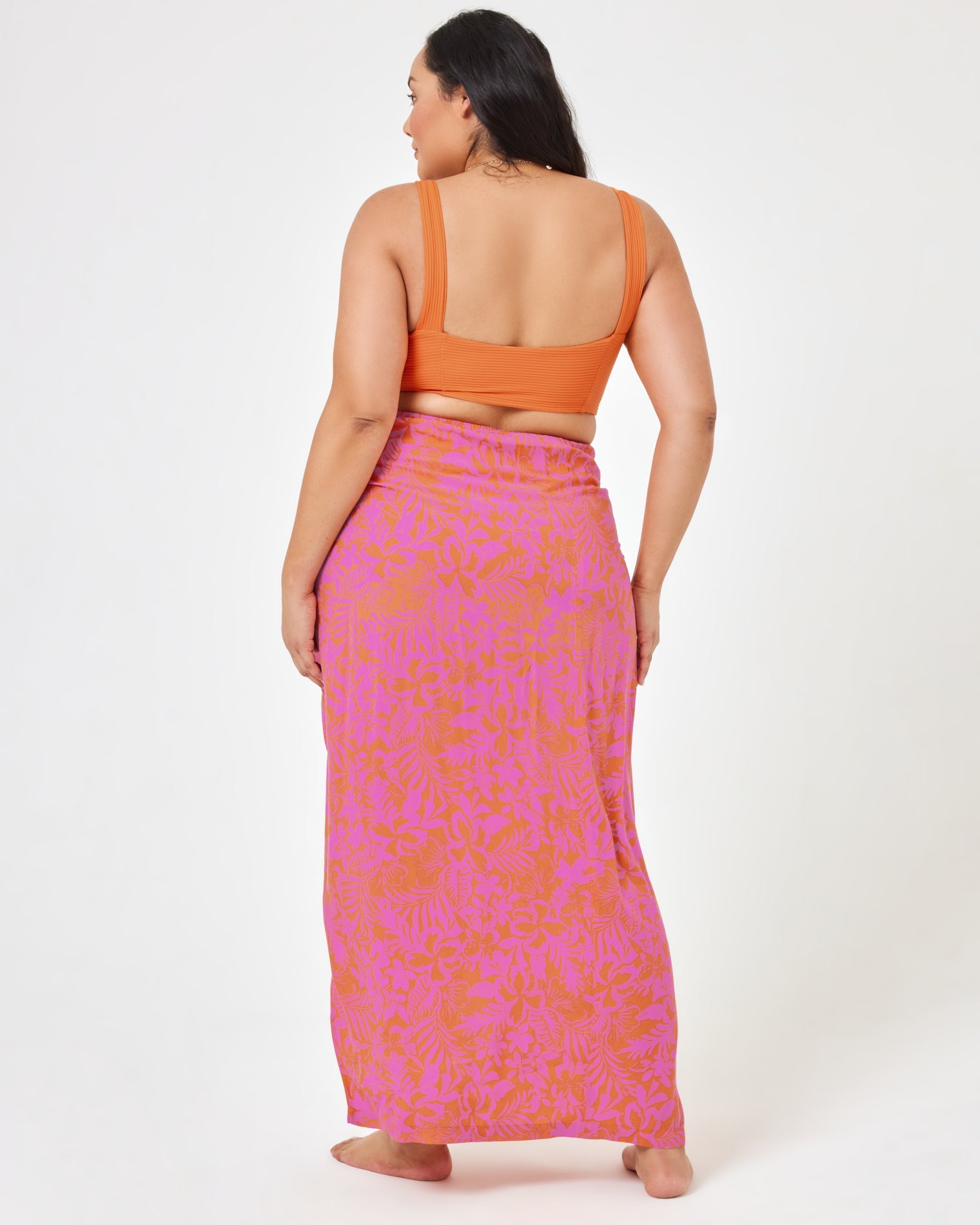 Printed Mia Cover-Up Path To Paradise | Model: Bianca (size: XL)