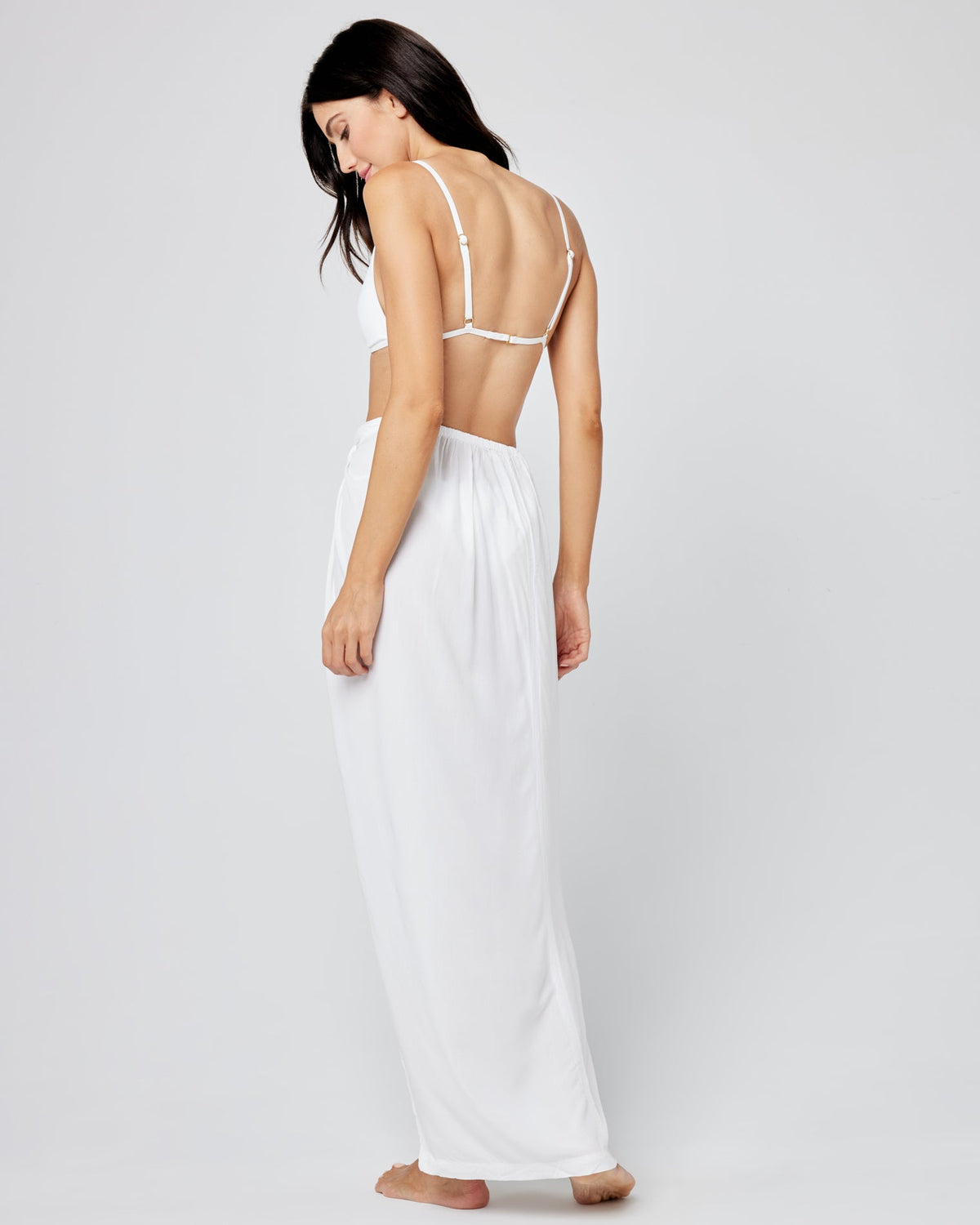 Mia Cover-Up - White White | Model: Diana (size: S)