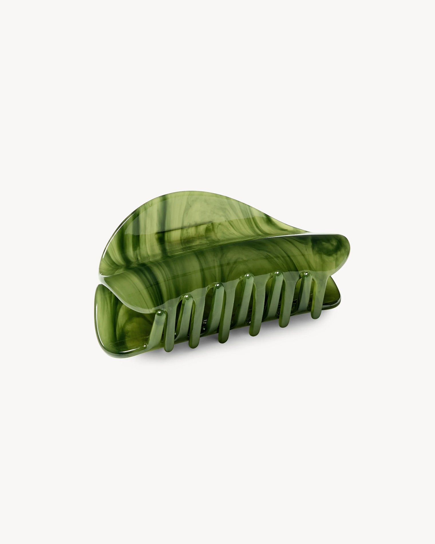 Machete Crescent Claw - Green Bottom view of the Machete Crescent Claw Clip in green showing the claw prongs
