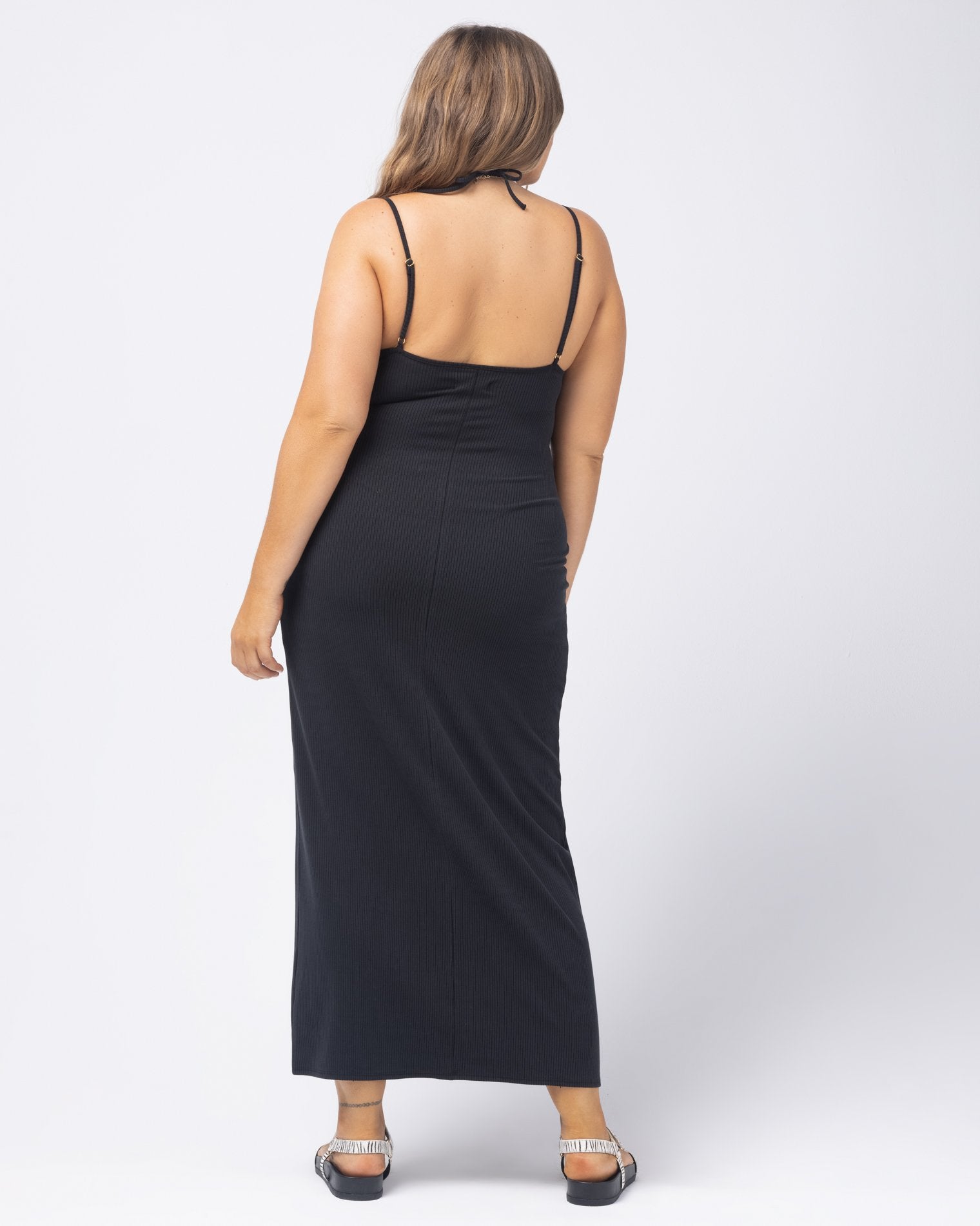 Naomi Dress - Black Black | Model: Ali (size: XL)
