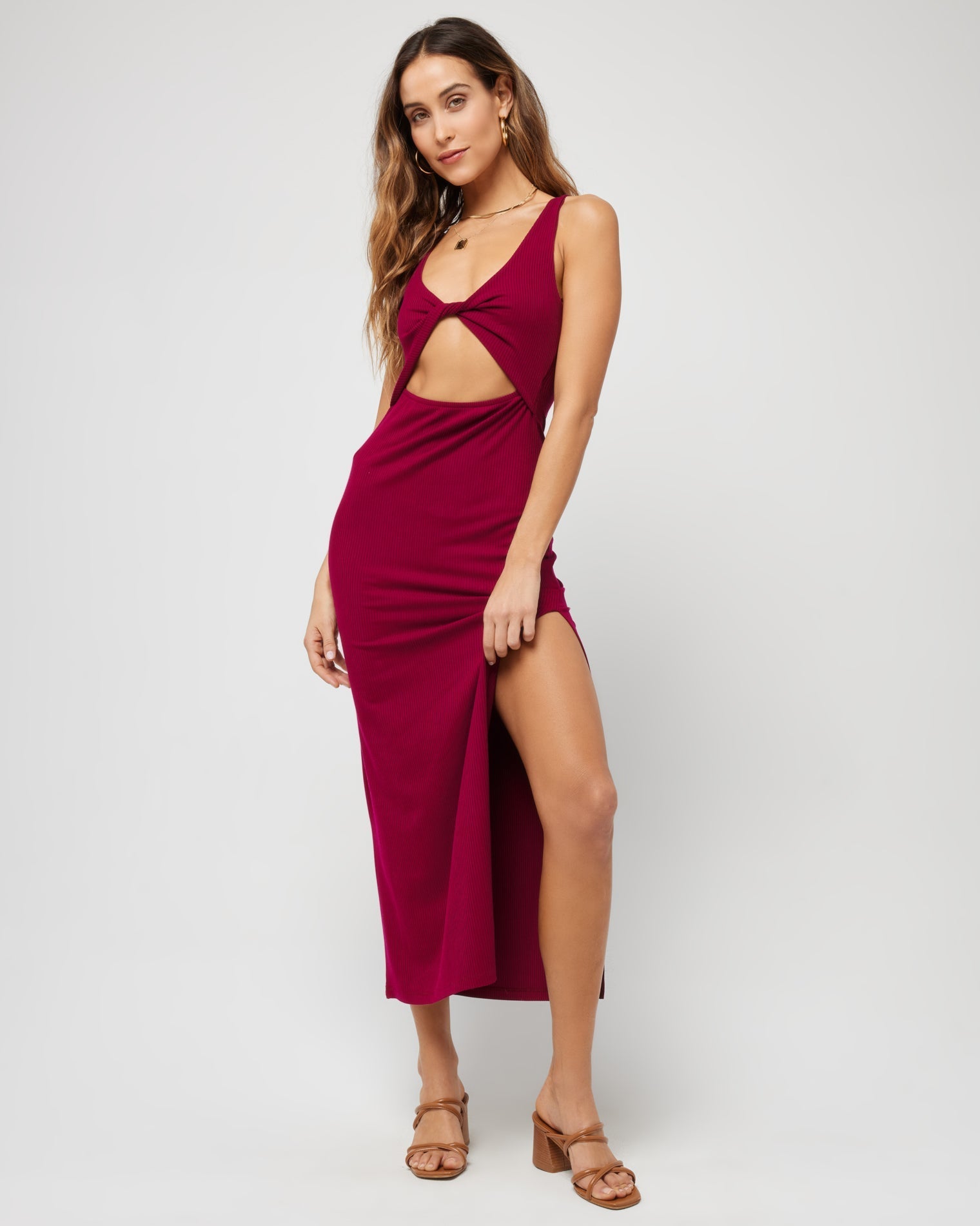 Nico Dress - Cabernet Cabernet | Model: Anna (size: S) | https://cdn.shopify.com/videos/c/o/v/fbf39f74c1d54066b5f1524187c1e601.mp4