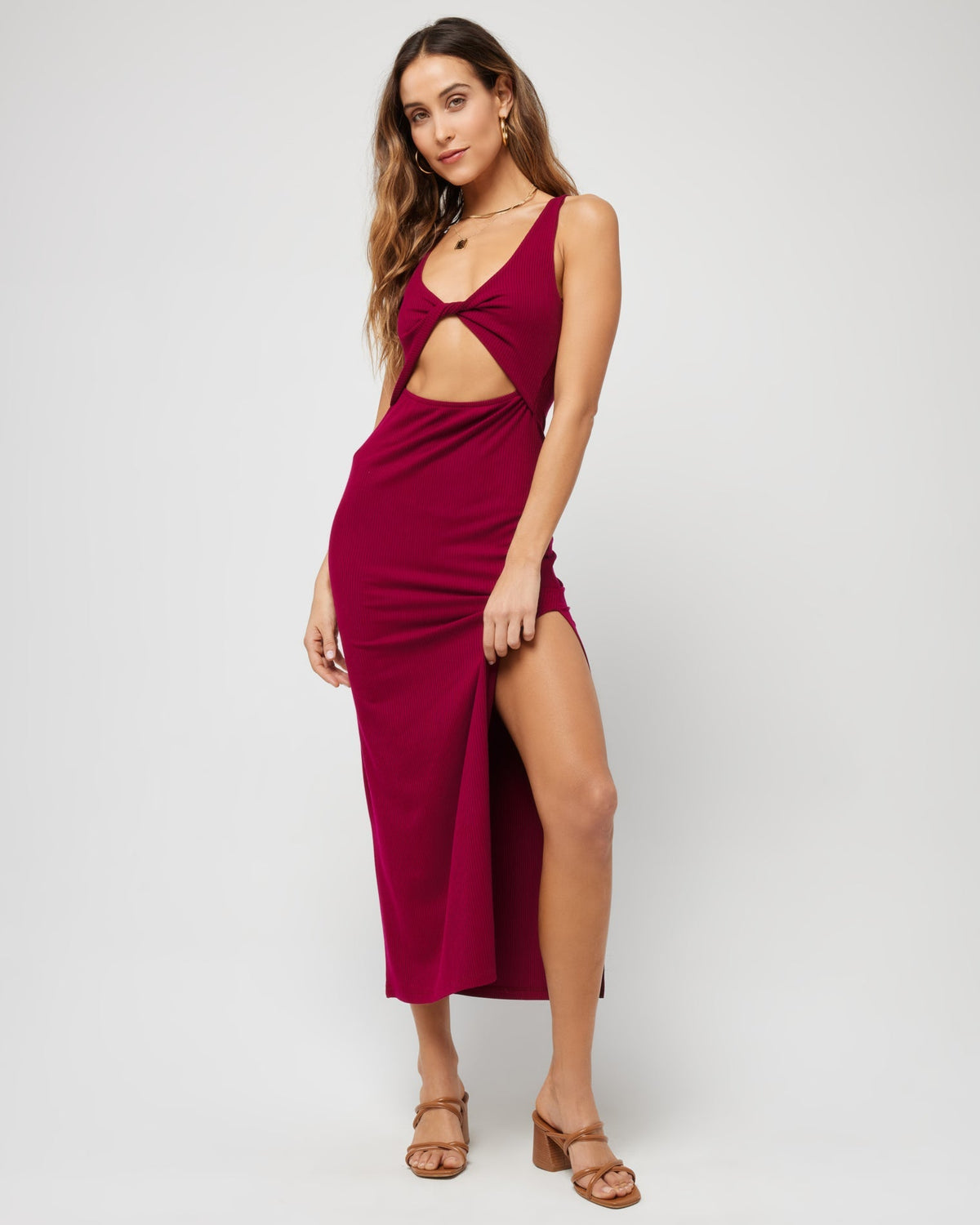 Nico Dress - Cabernet Cabernet | Model: Anna (size: S) | https://cdn.shopify.com/videos/c/o/v/fbf39f74c1d54066b5f1524187c1e601.mp4