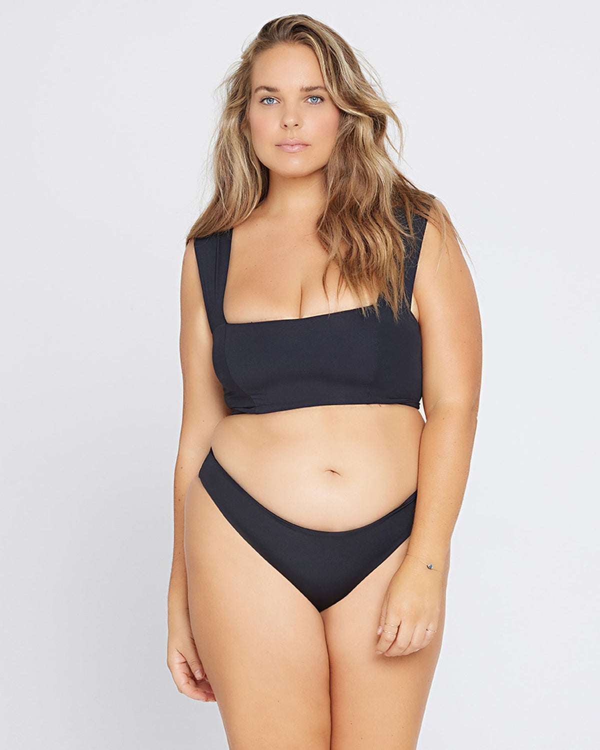 Parker Bikini Top - Black Black | Model: Ali (size: XL)