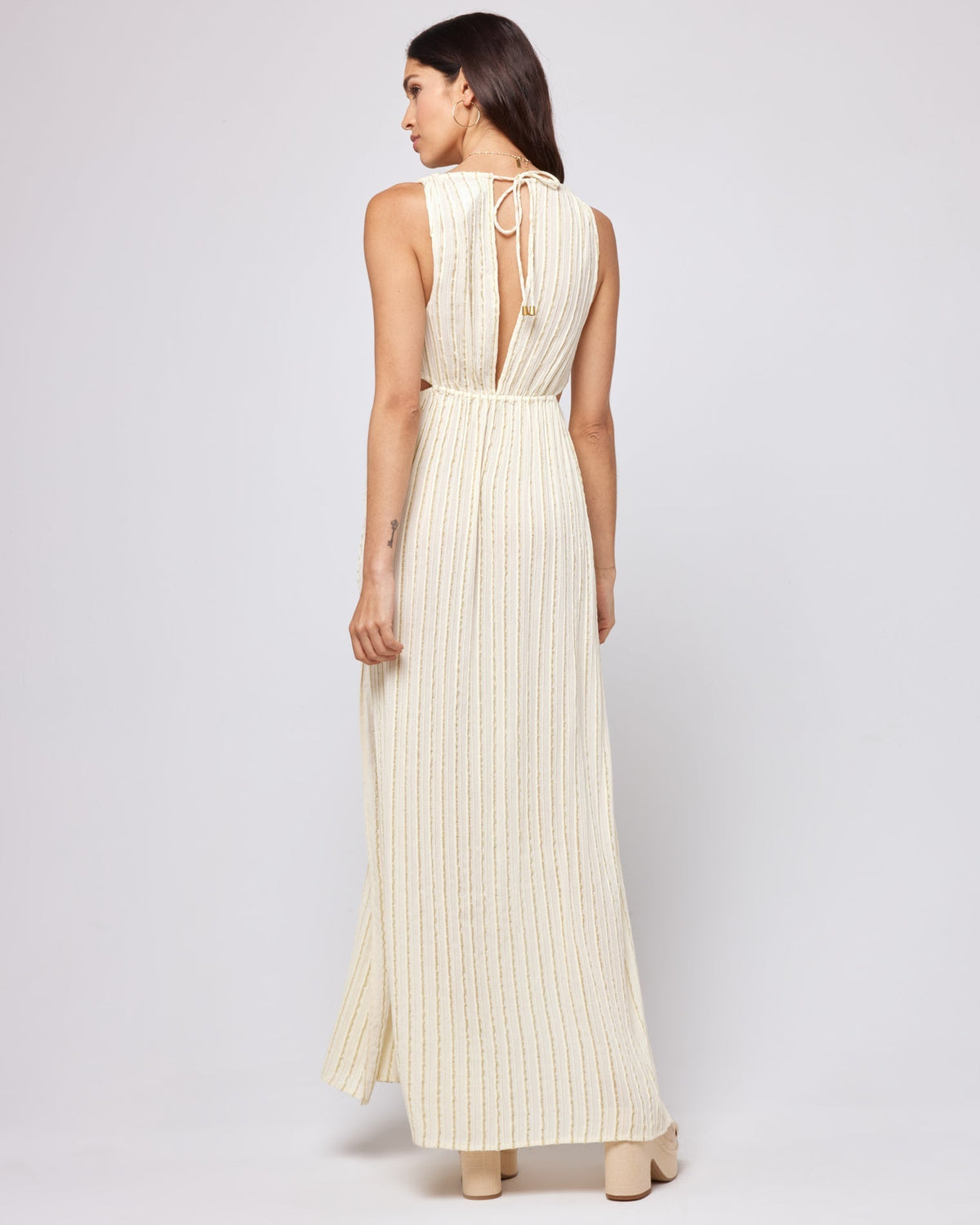 Rafael Cover-Up Dress - Tapioca Tapioca | Model: Julianna (size: S)