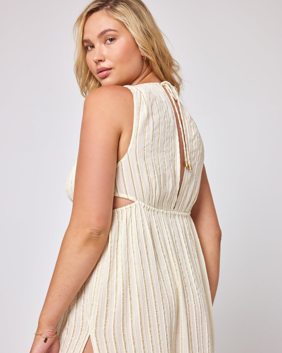 Rafael Cover-Up Dress - Tapioca Tapioca | Model: Sydney (size: XL)