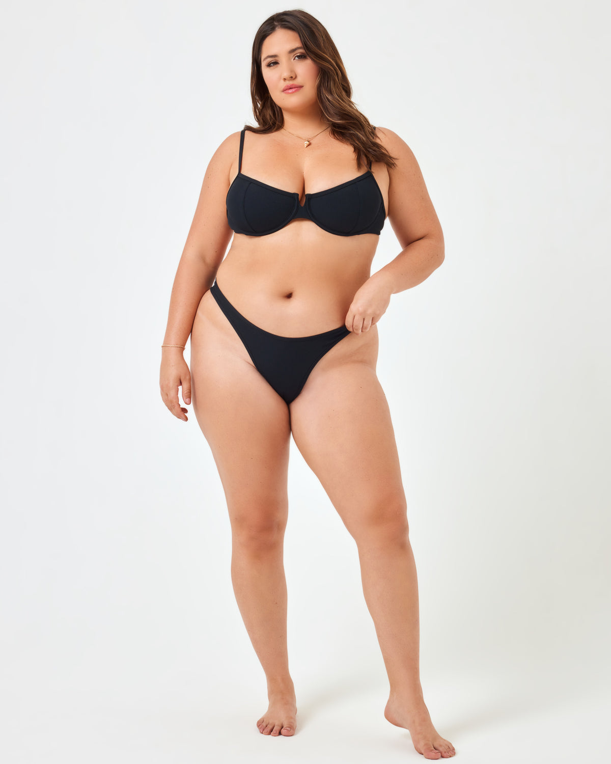 Hunter Bikini Top - Black Black | Model: Jessica (size: XL)