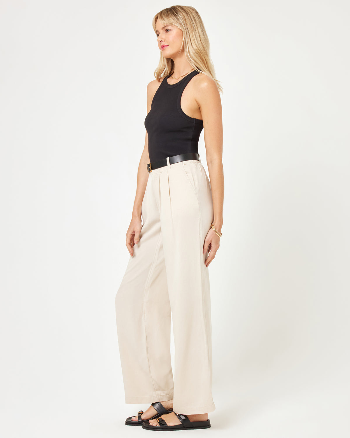 Rhodes Pant - Oyster Oyster | Model: Lura (size: S) | Hover