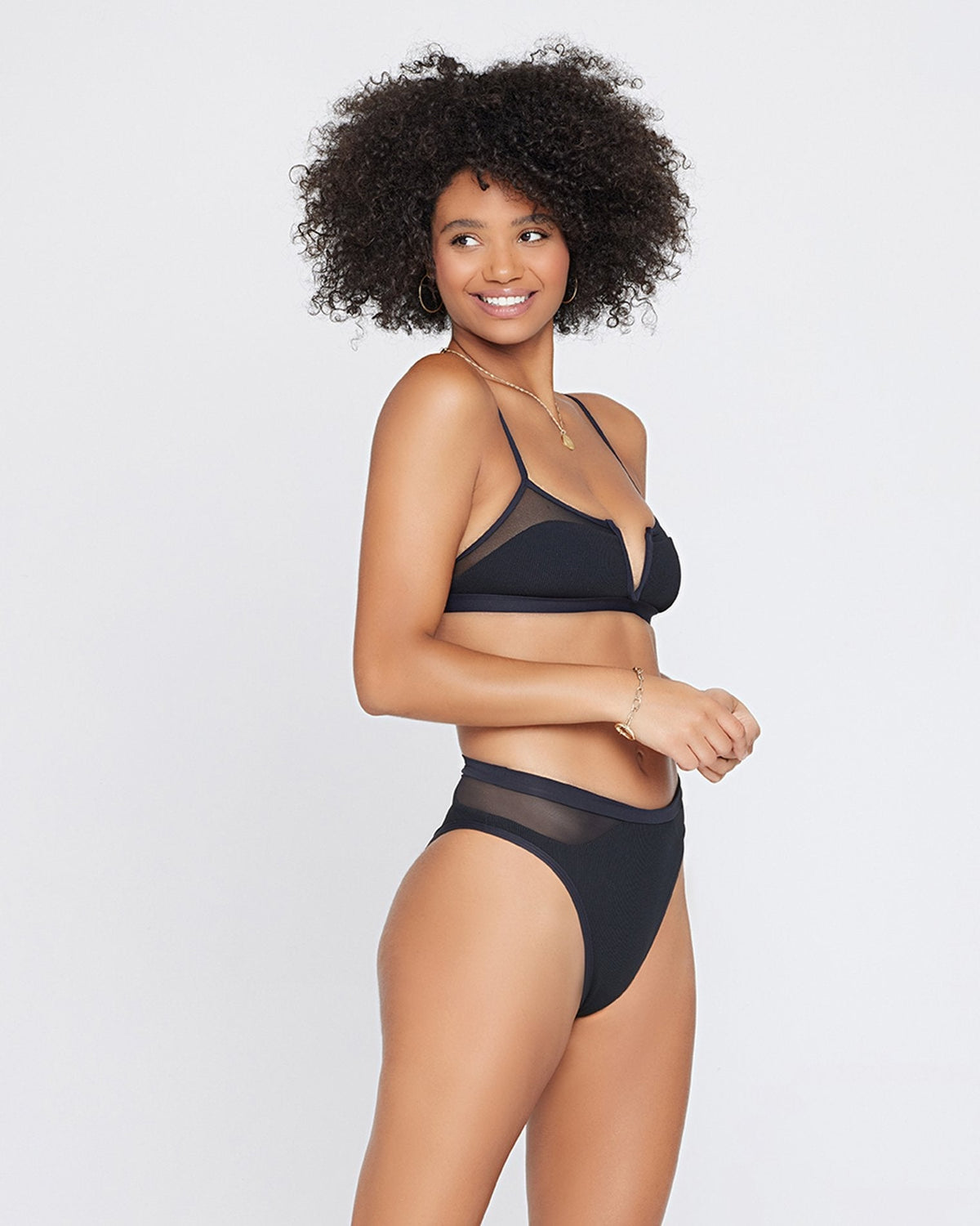 Ribbed Sadie Bikini Top - Black Black | Model: Valyn (size: S)