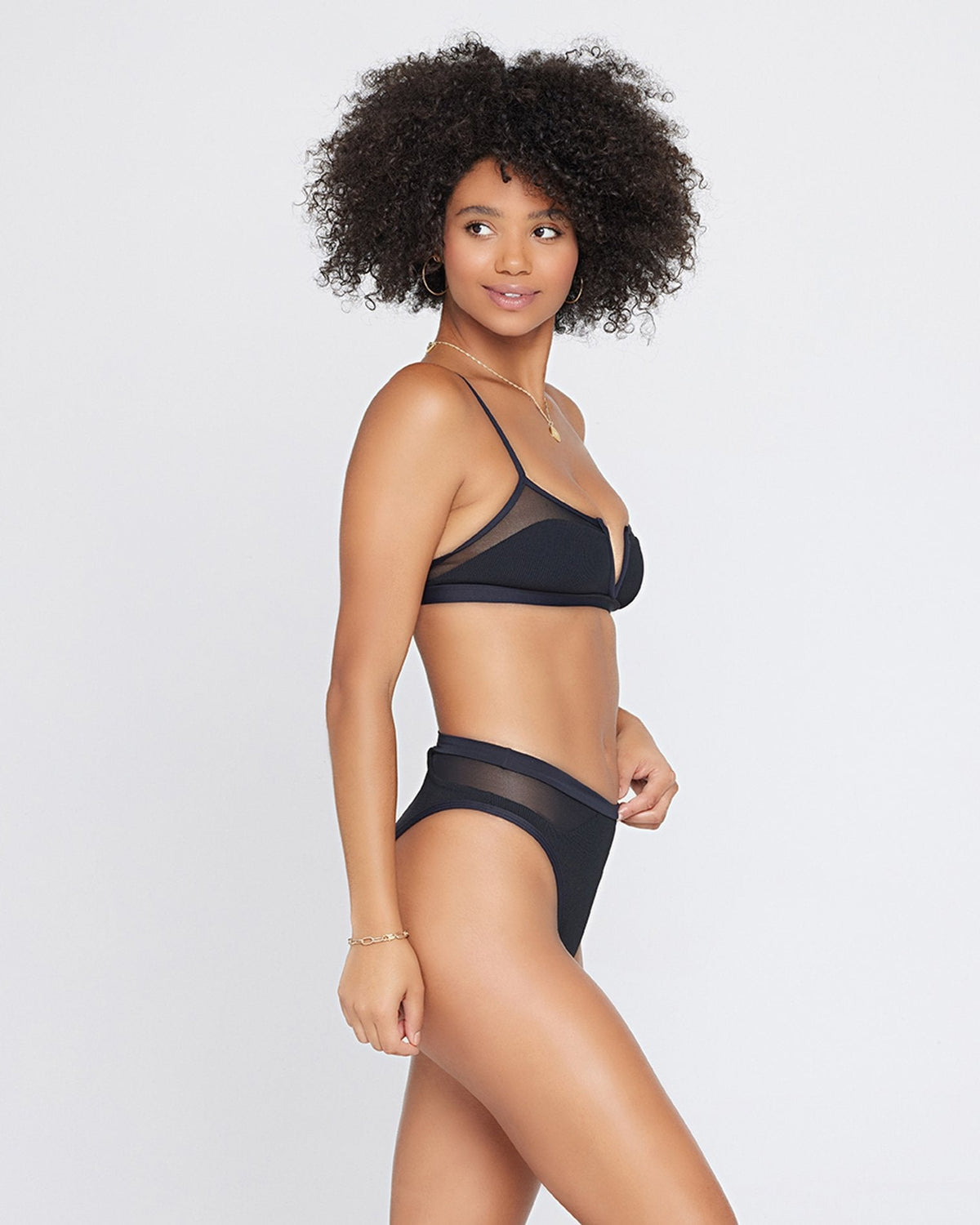 Ribbed Sadie Bikini Top - Black Black | Model: Valyn (size: S)