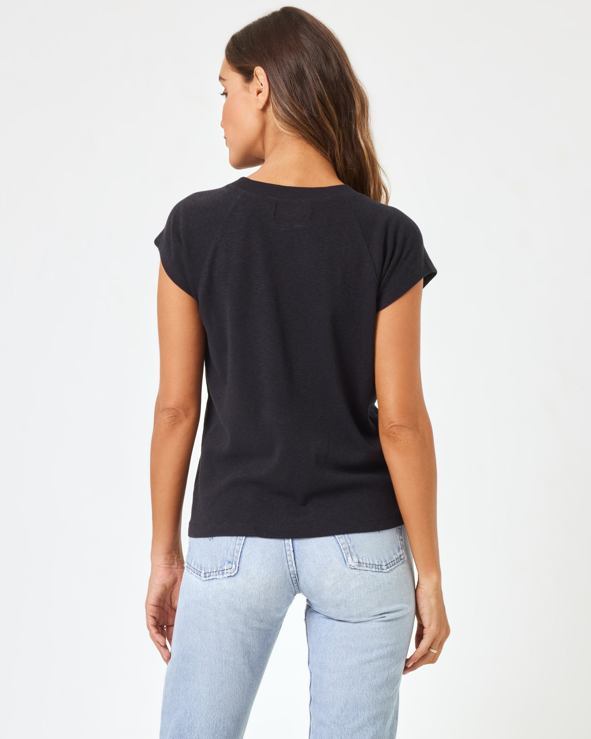 Sunday Tee - Black Black | Model: Anna (size: S)