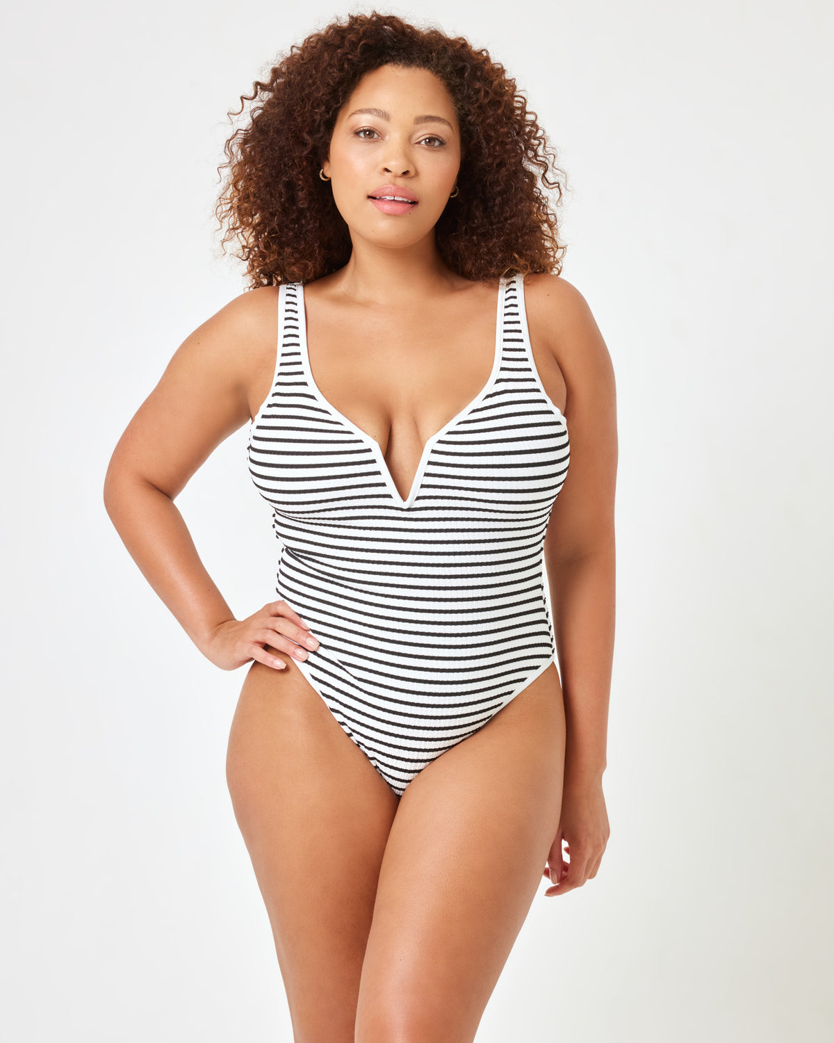 Coco One Piece Swimsuit - Sail Along Stripe Sail Along Stripe | Model: Amber (size: XL)