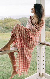 TOWELS & BLANKETS