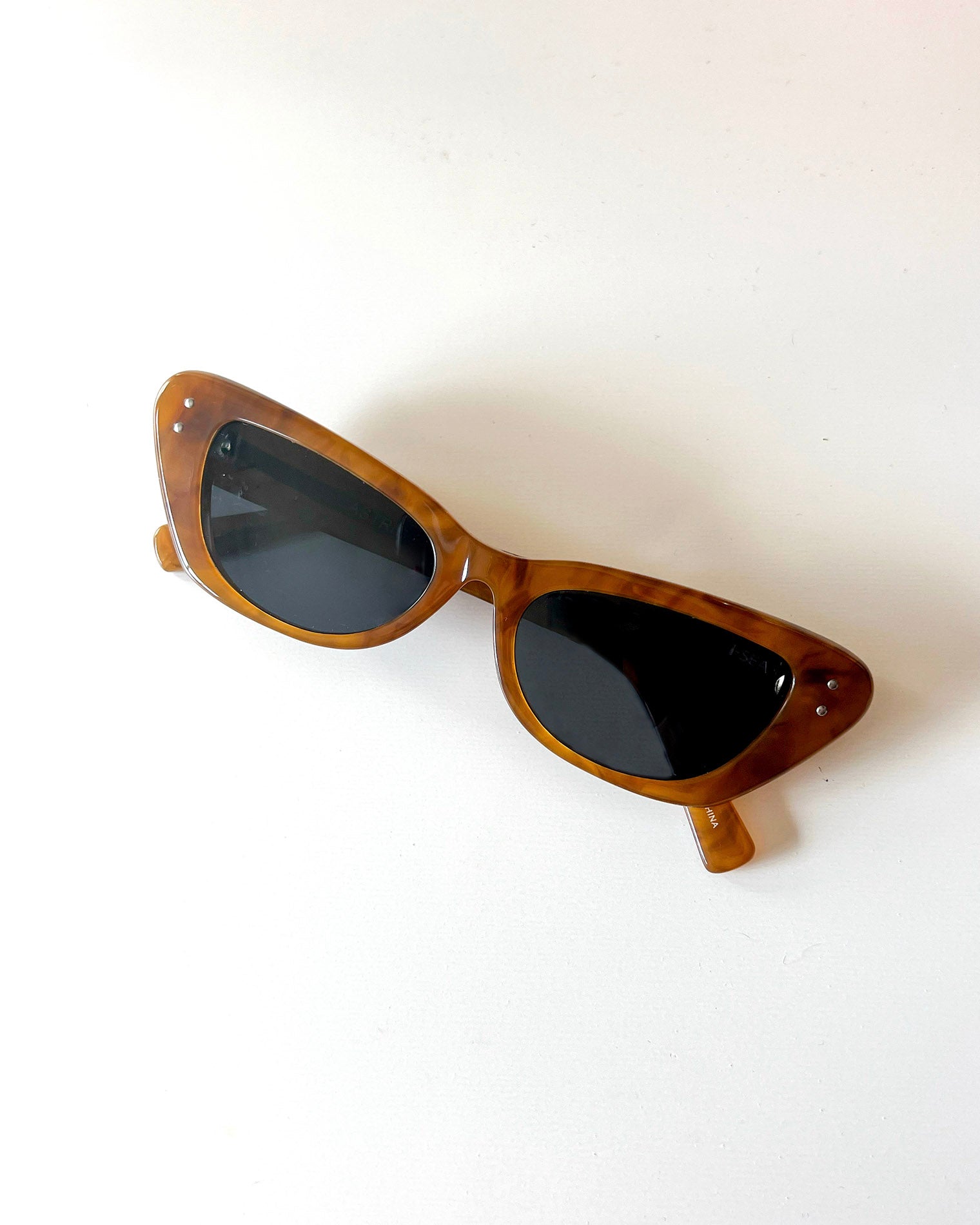 I-SEA Astrid Sunglasses - Black Tortoise
