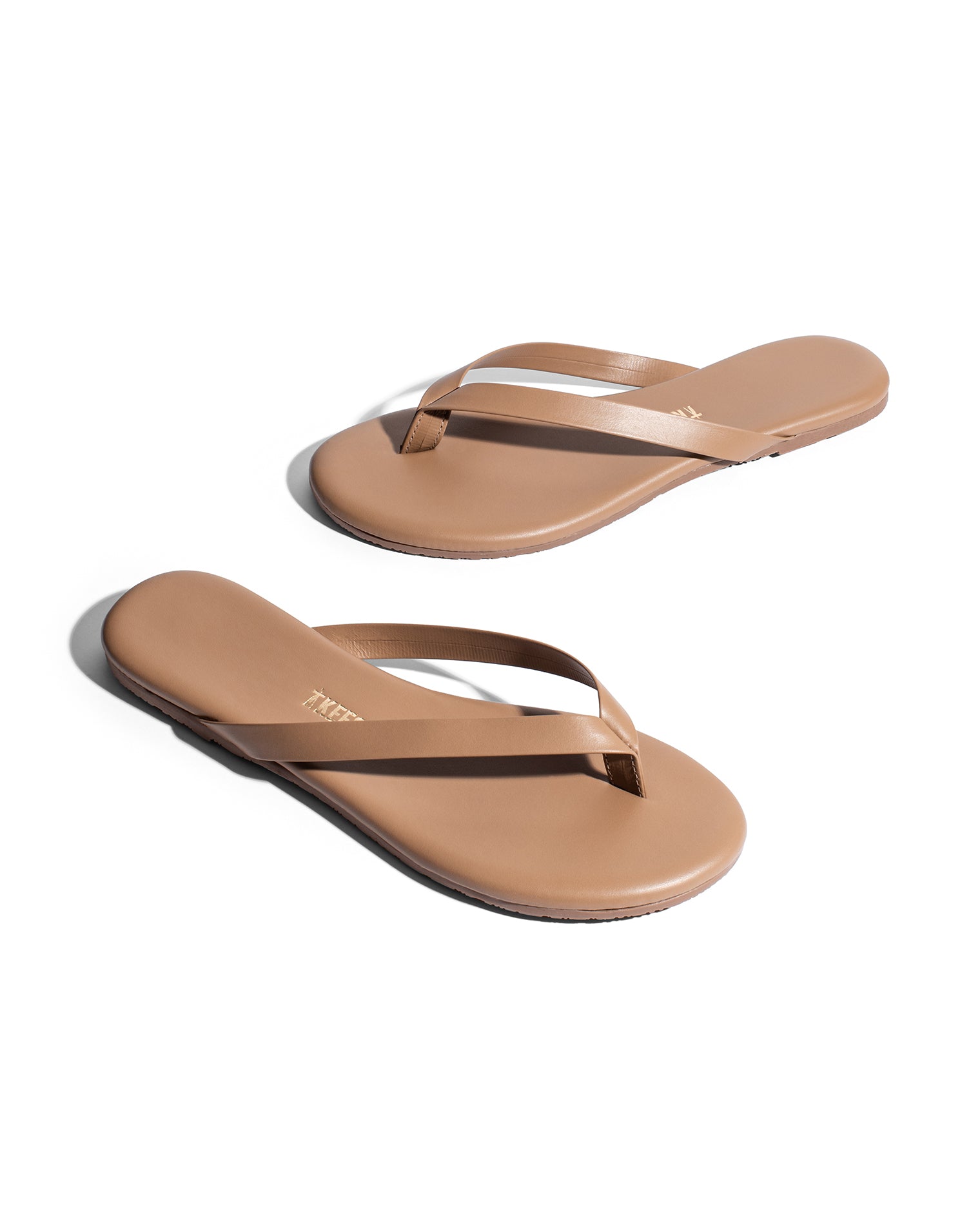 TKEES Boyfriend Sandals - Beach Bum Off-model angled view of the TKEES Boyfriend Sandals in beach bum.