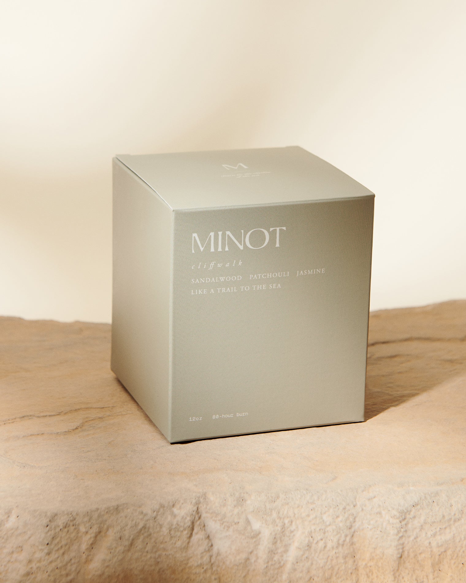 Minot Cliffwalk Candle 12oz NCOL