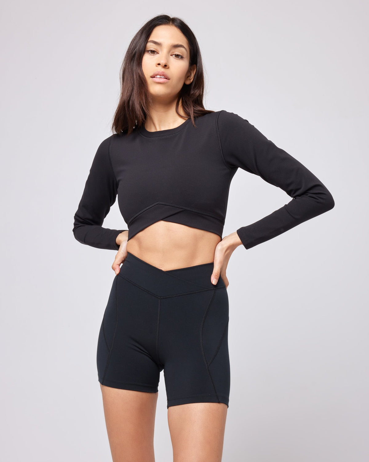 Aim High Top Black | Model: Julianna (size: S) | Hover
