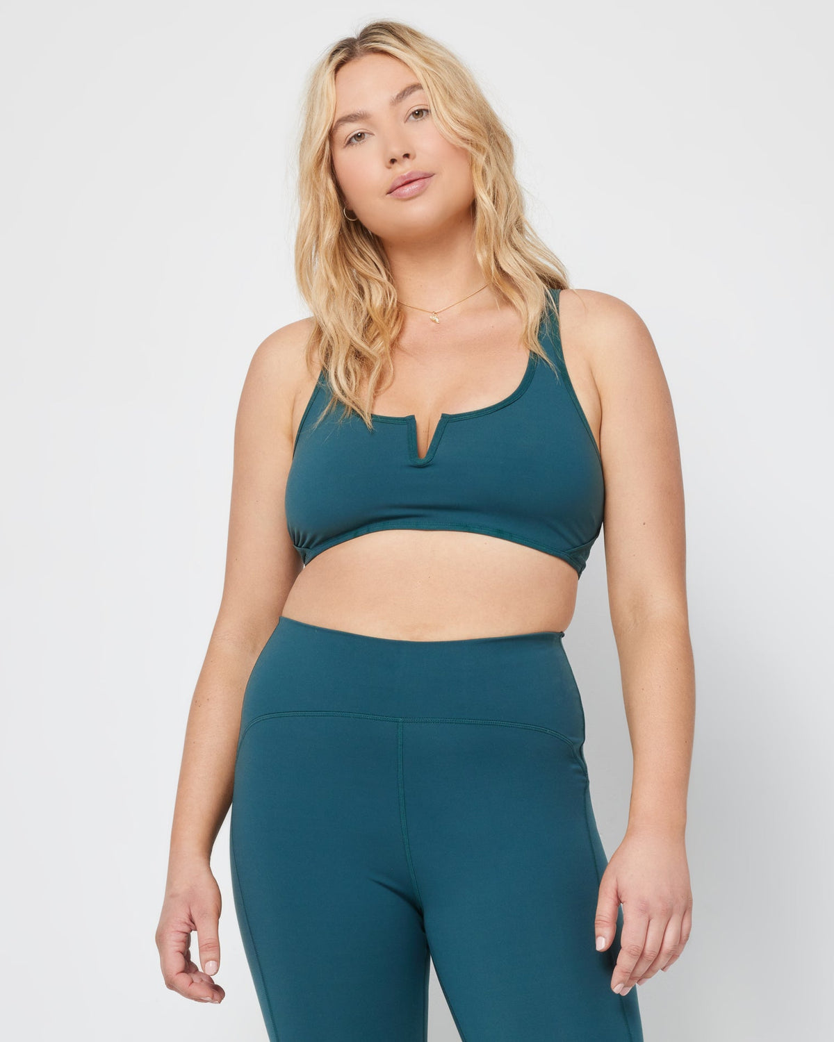 Exhale Legging - Ultramarine Ultramarine | Model: Sydney (size: XL)